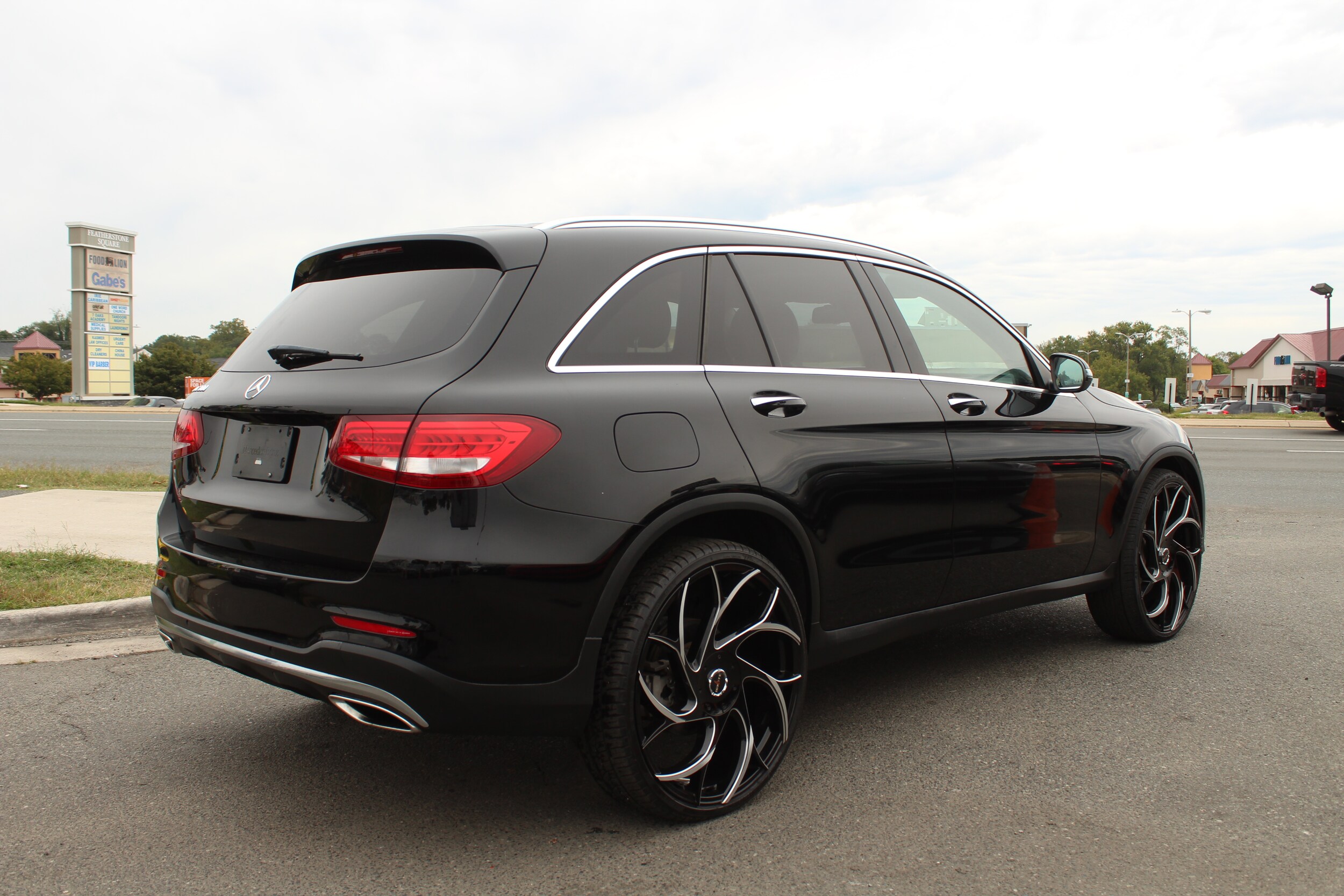 2016 Mercedes Benz GLC 300 photo 3