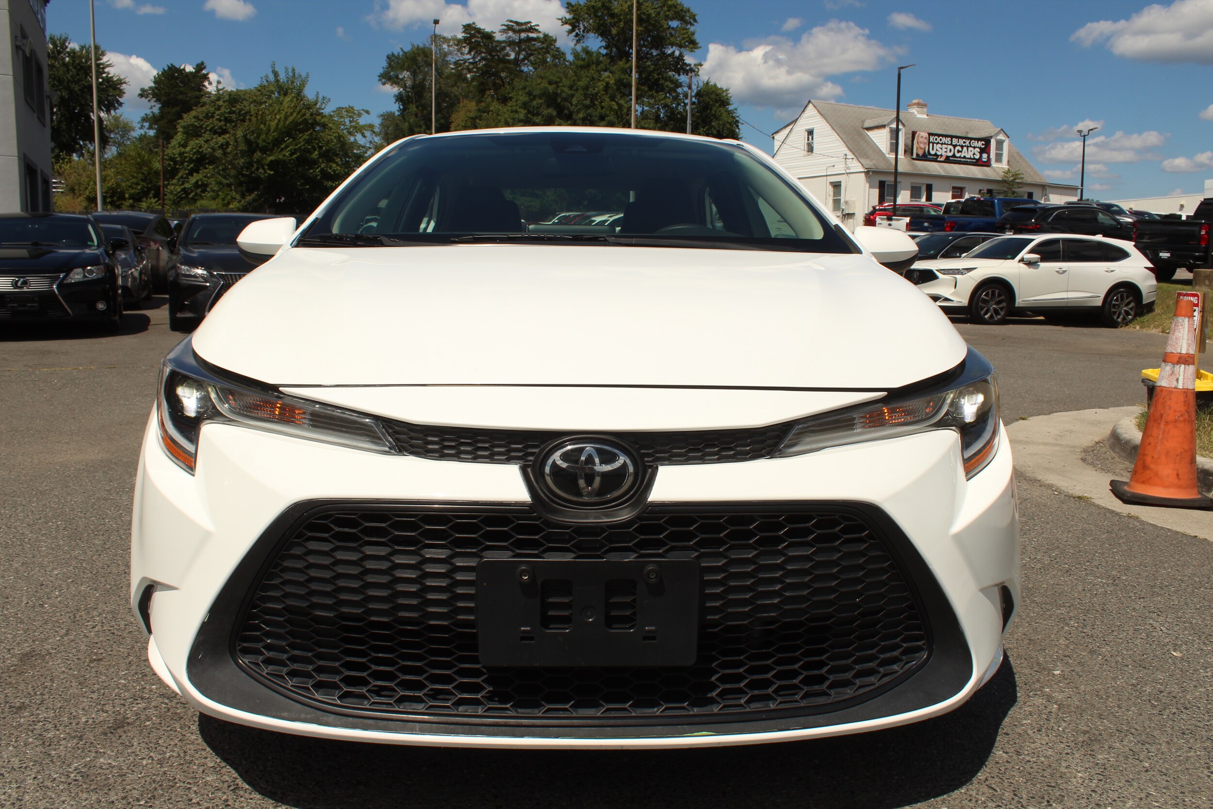 2021 Toyota Corolla LE photo 2
