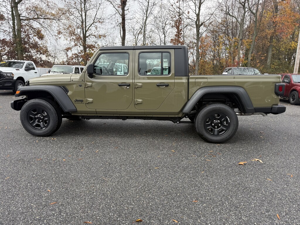 New 2026 Jeep Gladiator SPORT 4X4 Pickup