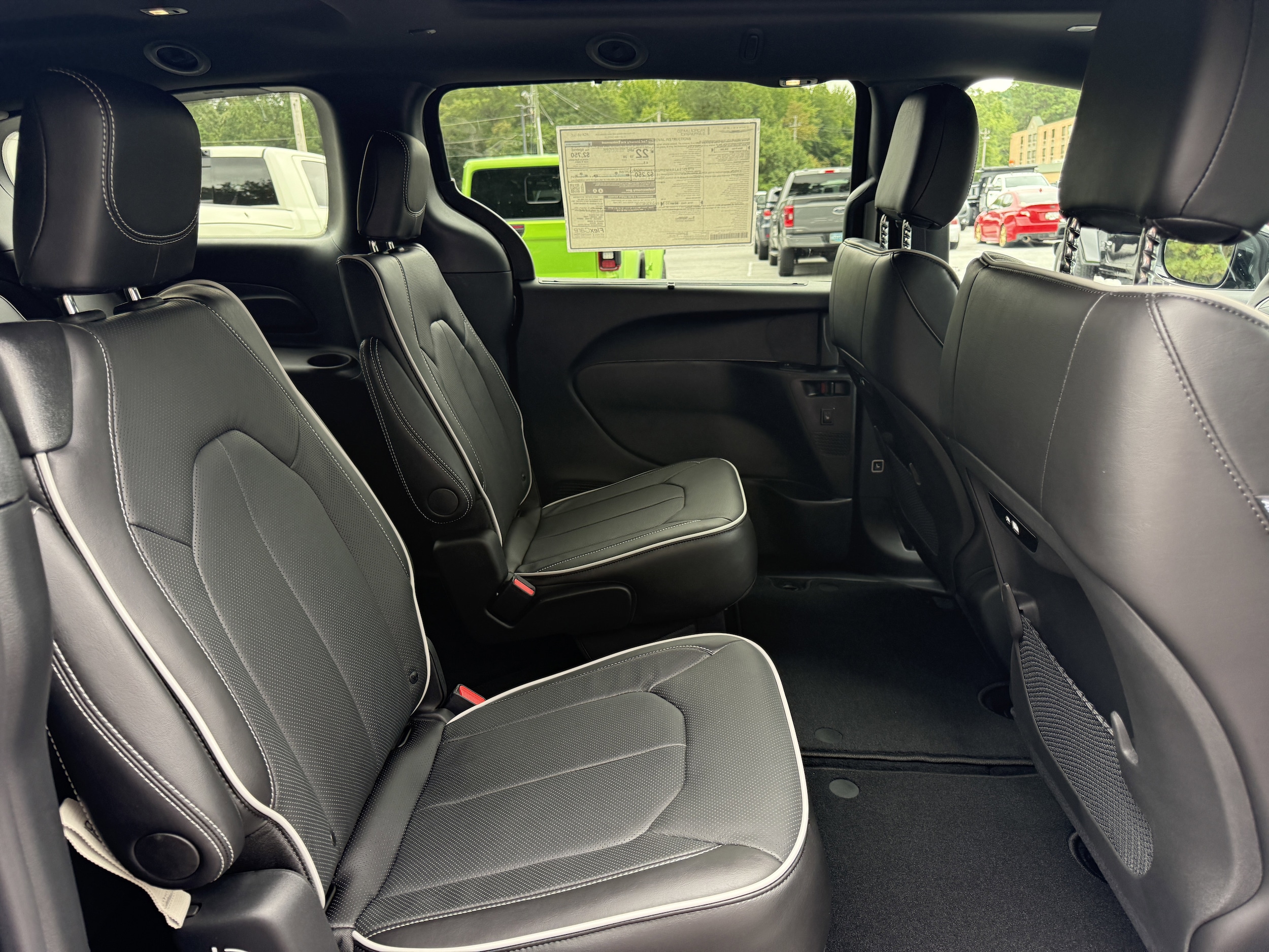 2026 Chrysler Pacifica Limited - Photo 17