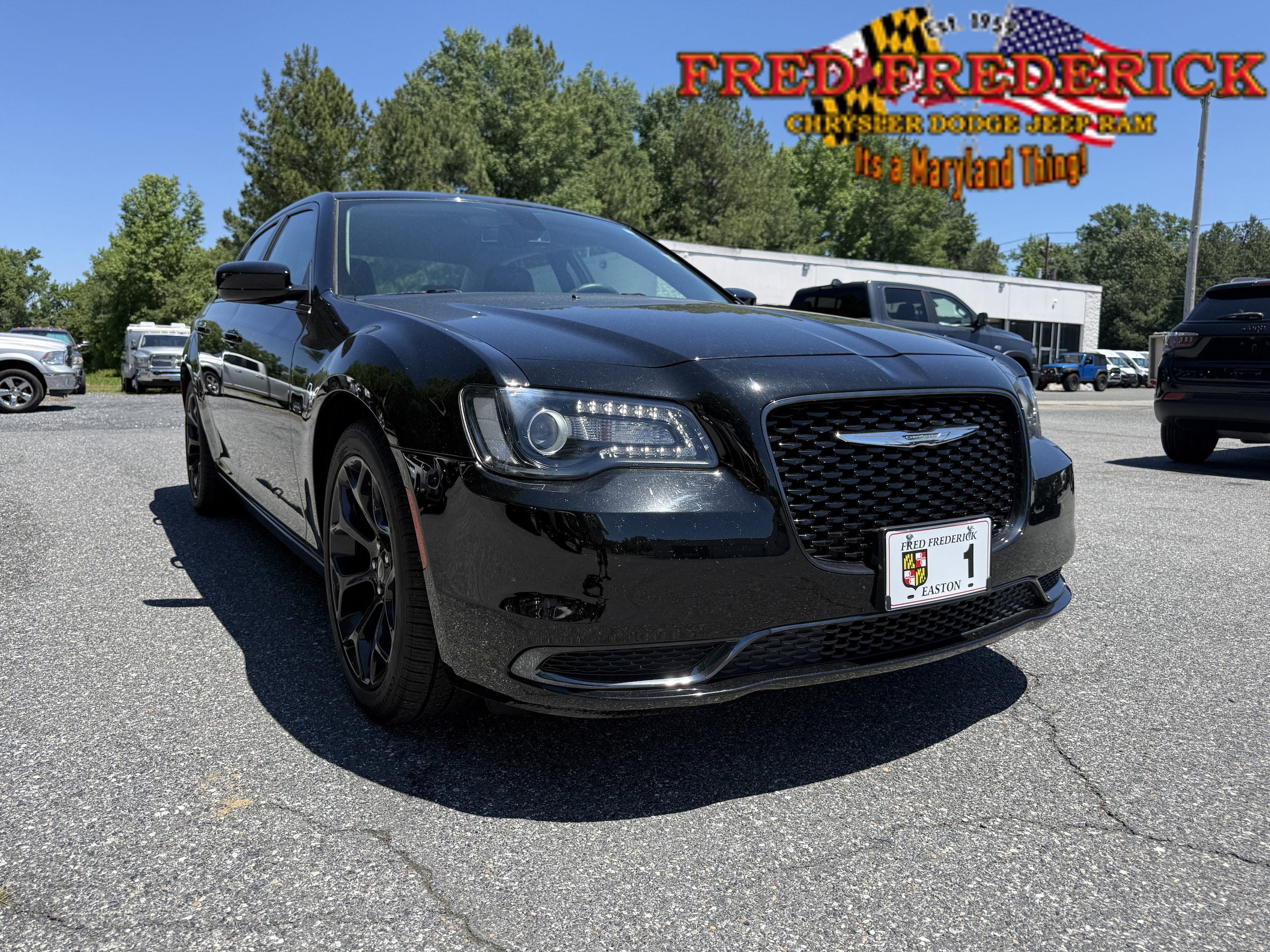2019 Chrysler 300 Touring's photo
