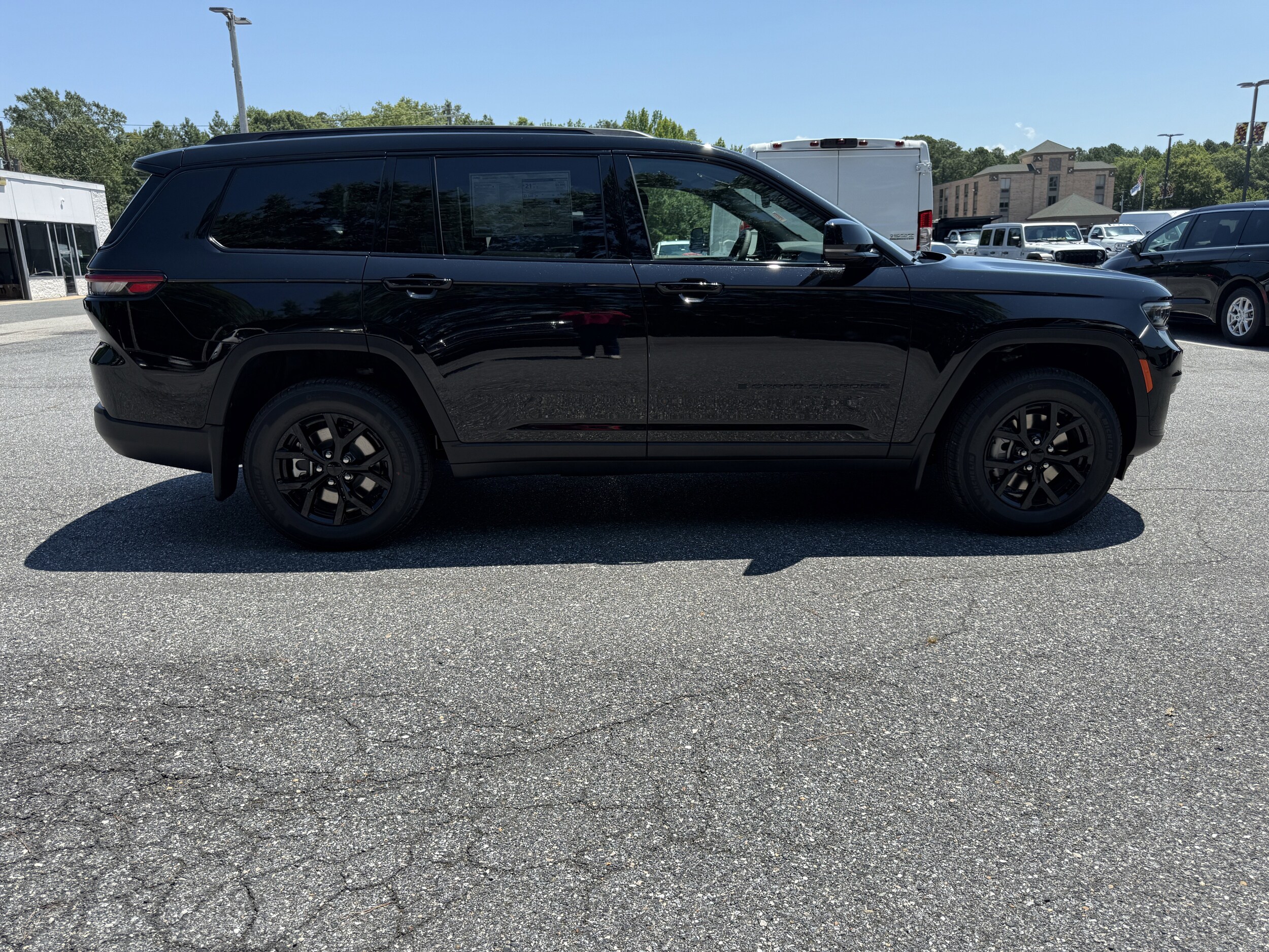 2025 Jeep Grand Cherokee L Altitude - Photo 9