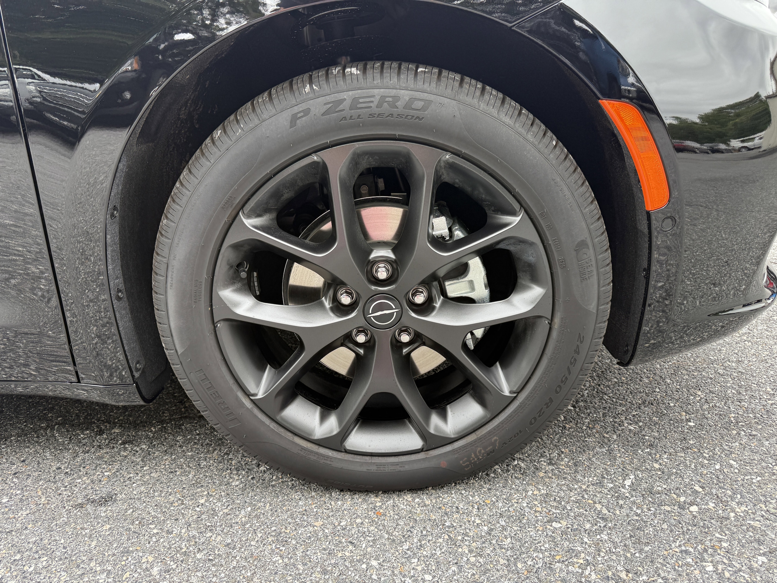 2026 Chrysler Pacifica Limited - Photo 10