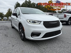 2026 Chrysler Pacifica SELECT Passenger Van