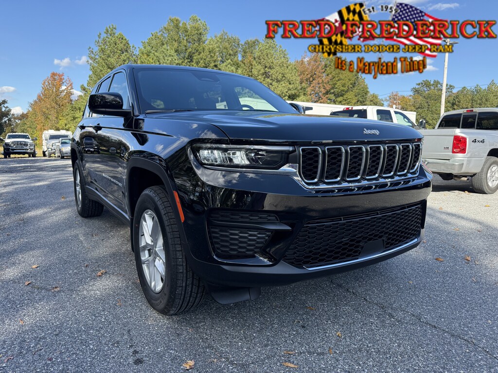 New 2025 Jeep Grand Cherokee LAREDO X 4X4 Sport Utility