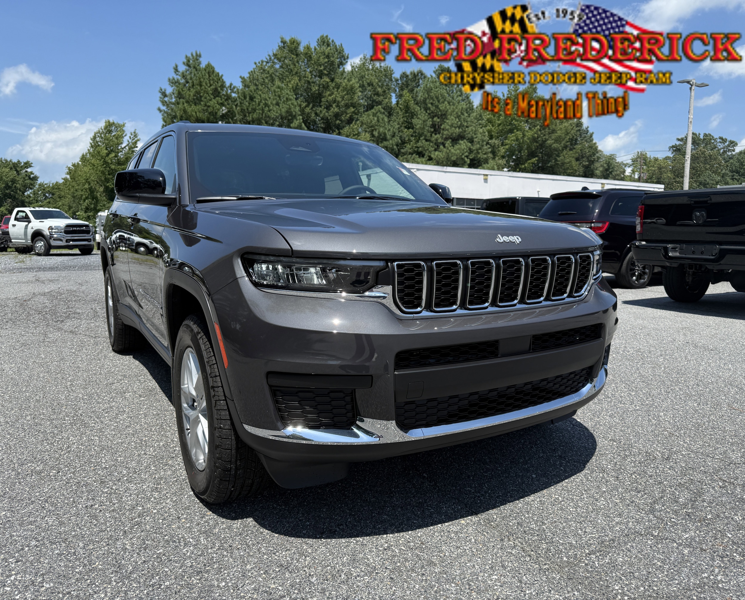 2025 Jeep Grand Cherokee L Laredo's photo