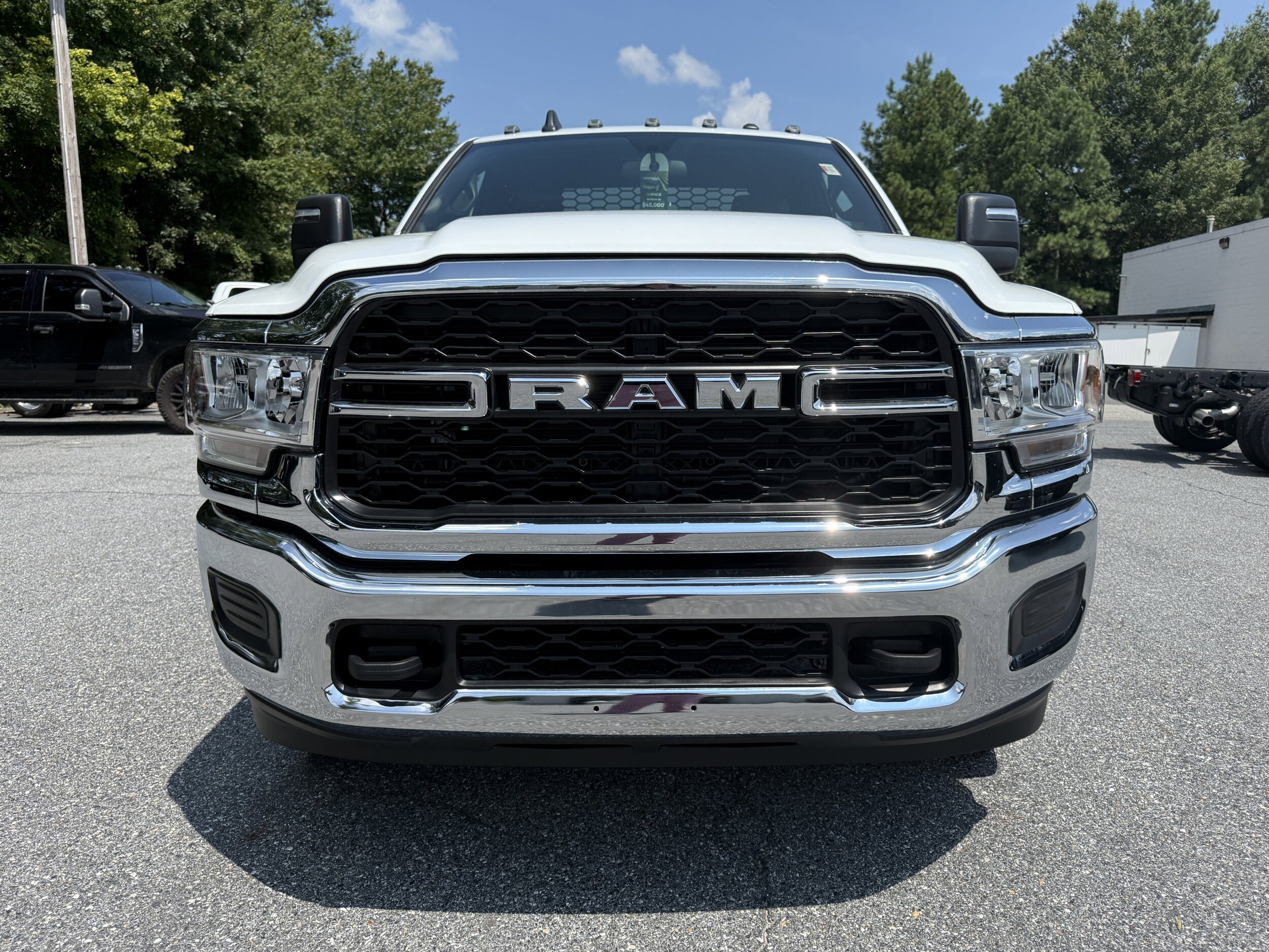 2024 Ram 3500 Tradesman photo 2