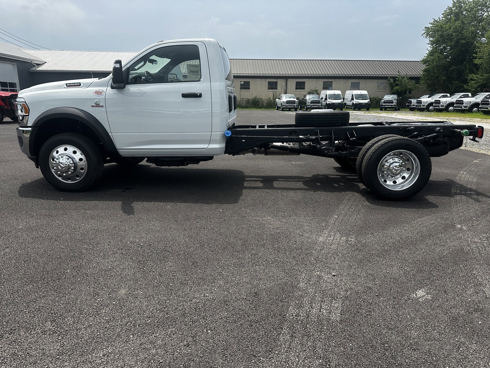 2024 Ram 5500 Tradesman photo 4