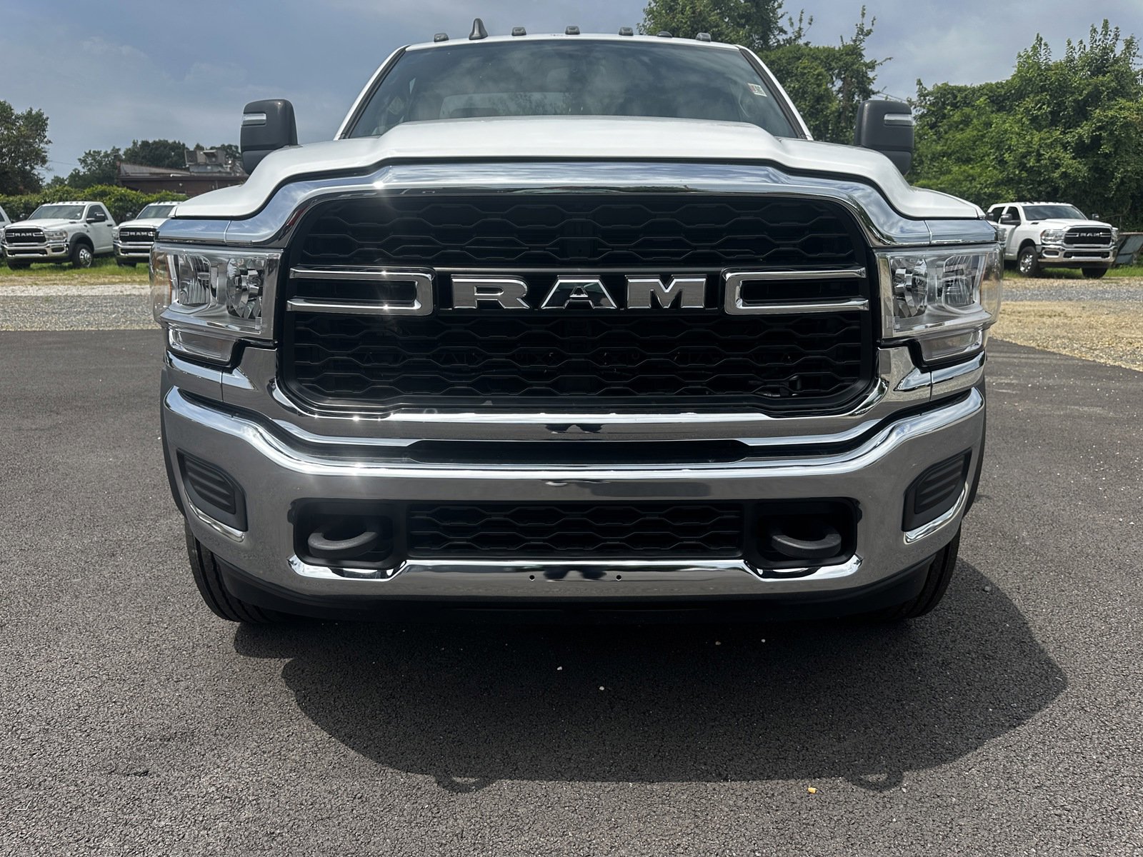 2024 Ram 5500 Tradesman photo 2