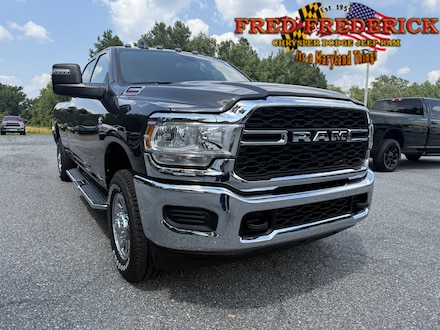2024 Ram 2500 TRADESMAN CREW CAB 4X4 8' BOX Pickup