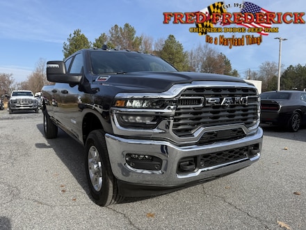 2026 Ram 3500 BIG HORN CREW CAB 4X4 8' BOX Pickup