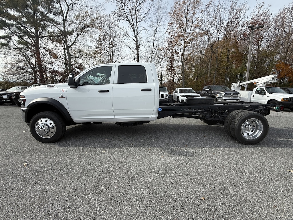 New 2026 Ram 5500 Chassis Cab 5500 TRADESMAN CHASSIS CREW CAB 4X4 84' CA Pickup
