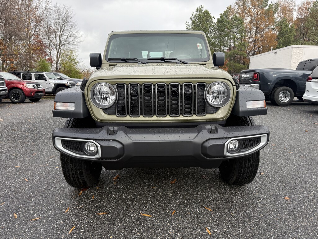 New 2026 Jeep Gladiator SPORT 4X4 Pickup