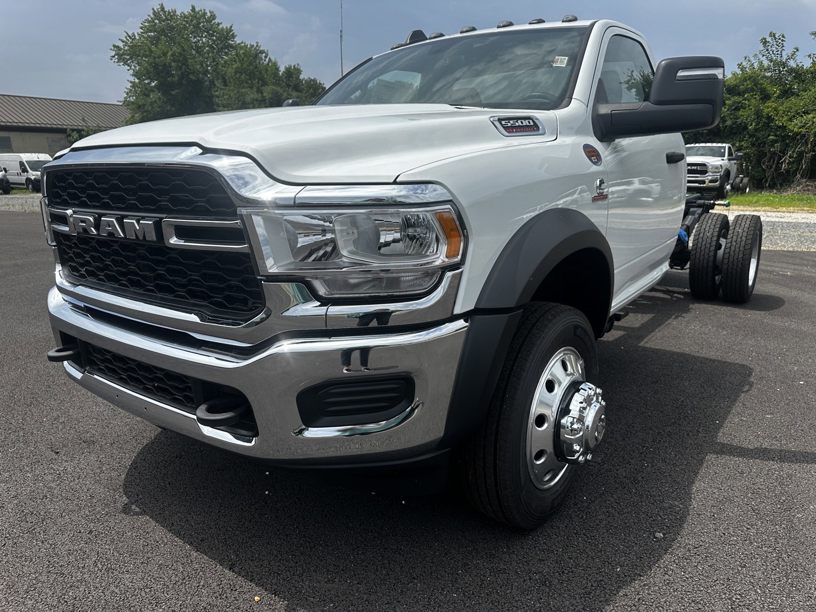 2024 Ram 5500 Tradesman photo 3