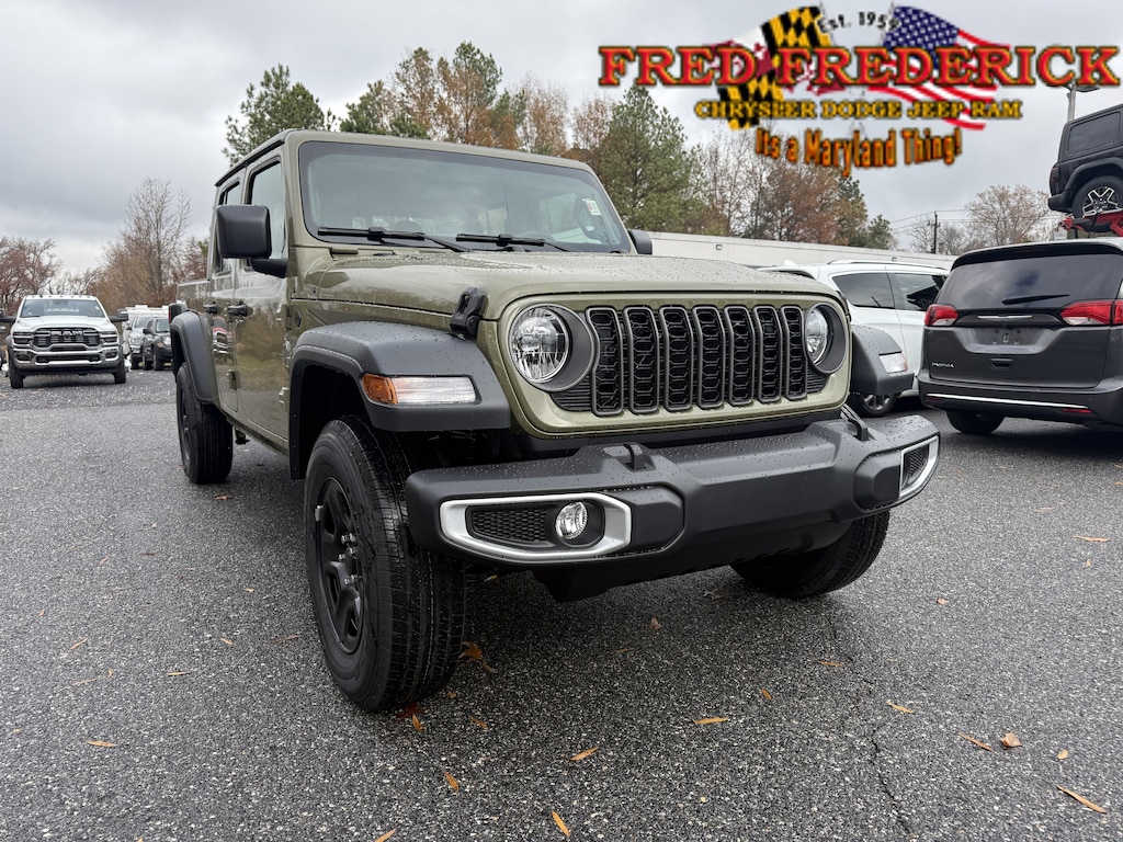 New 2026 Jeep Gladiator SPORT 4X4 Pickup