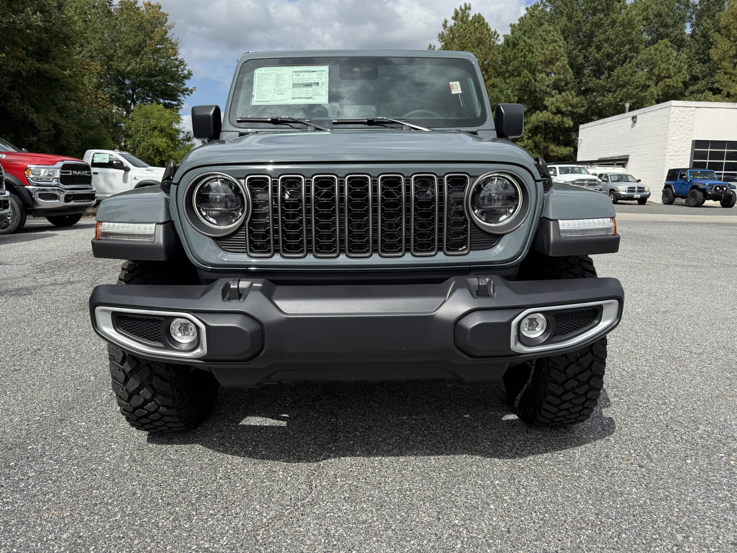 2025 Jeep Gladiator Sport photo 2