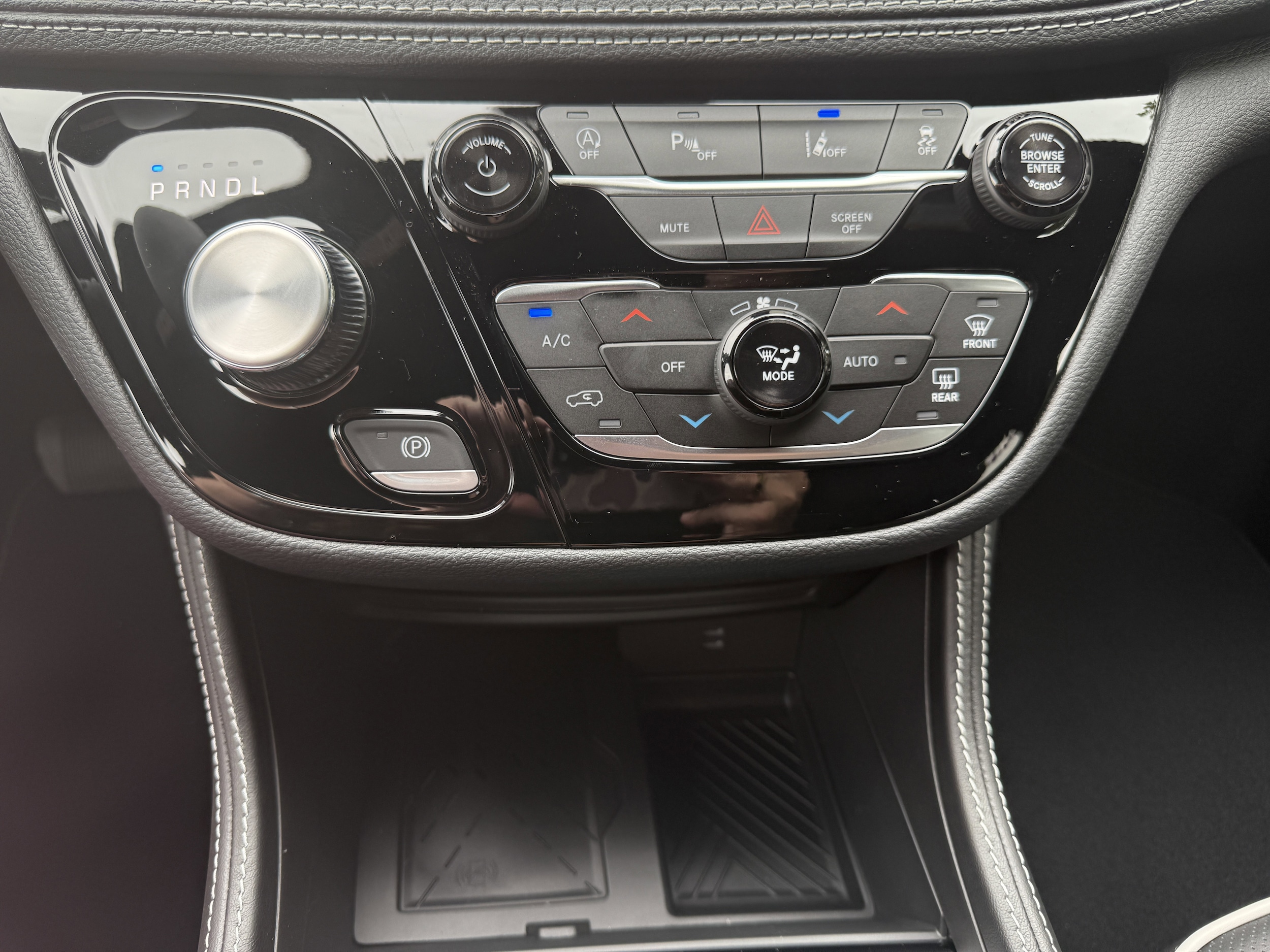 2026 Chrysler Pacifica Limited - Photo 13