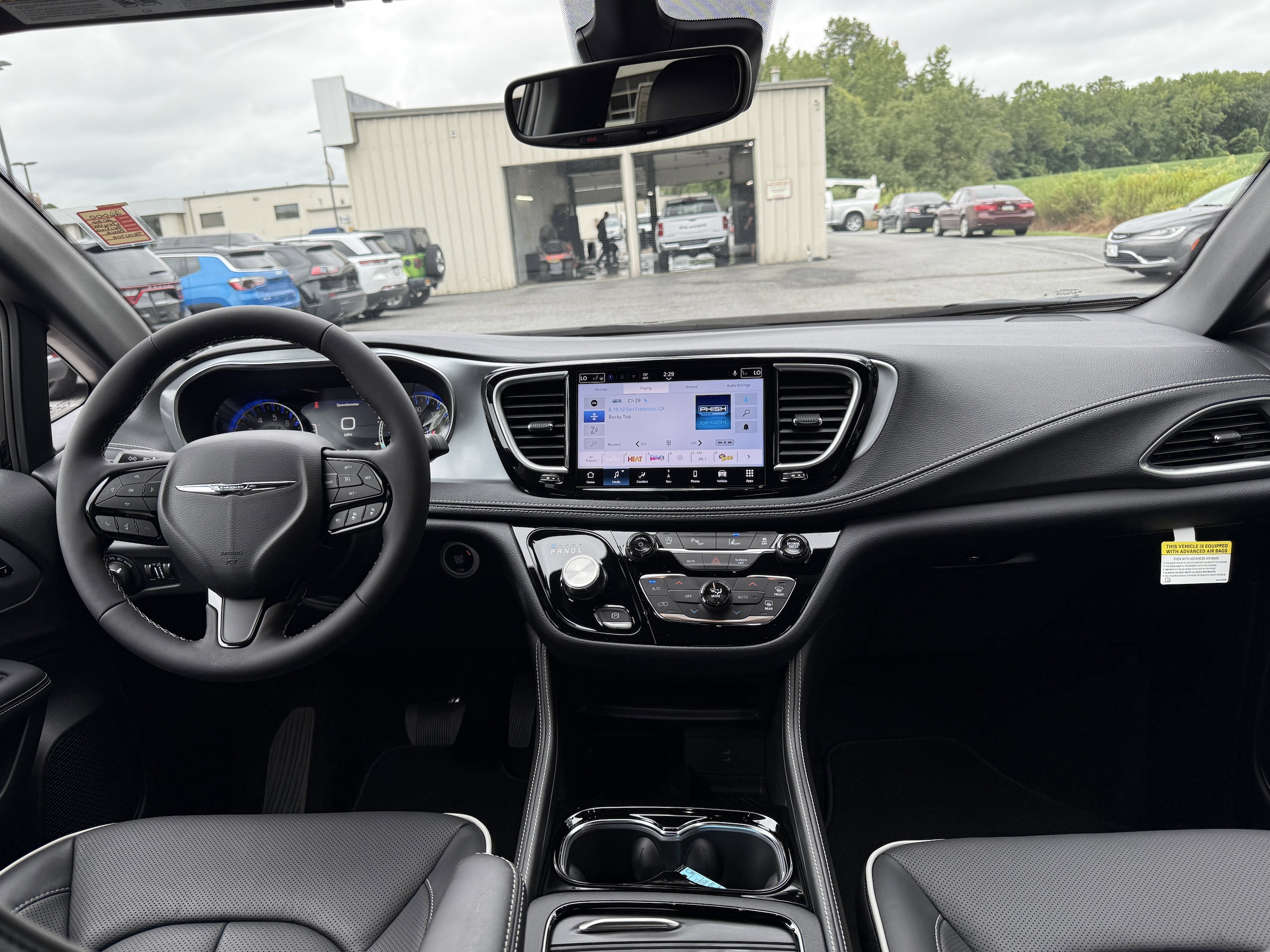 2026 Chrysler Pacifica Limited - Photo 16