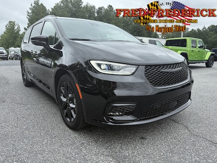 2026 Chrysler Pacifica LIMITED Passenger Van