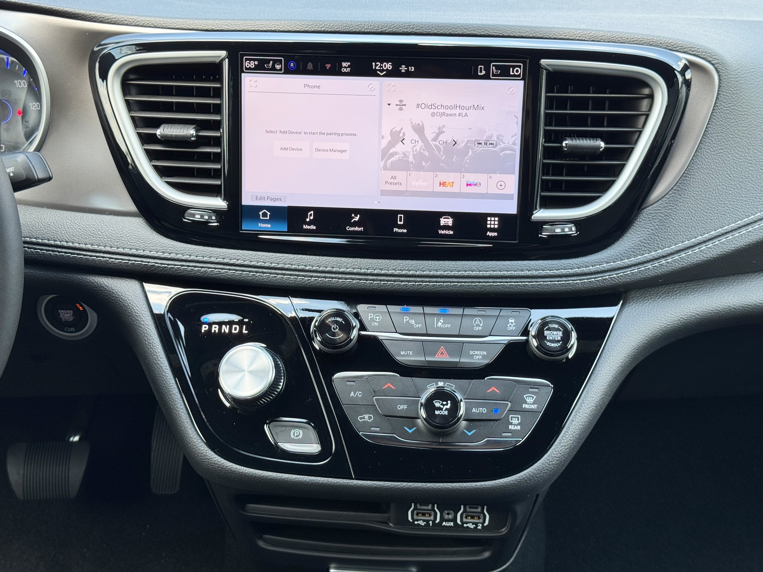 2025 Chrysler Pacifica Select - Photo 34