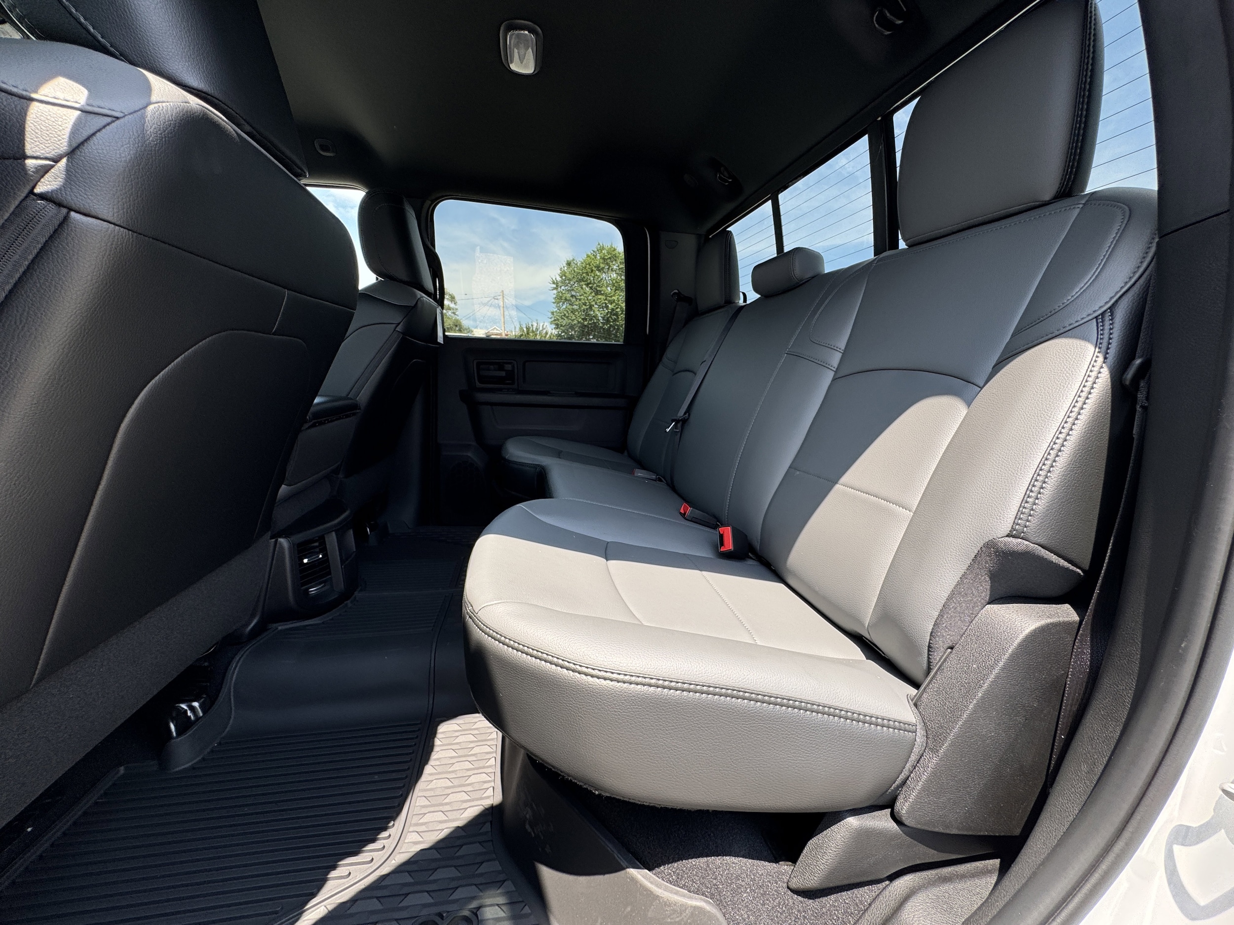 2025 RAM 2500 Tradesman - Photo 25