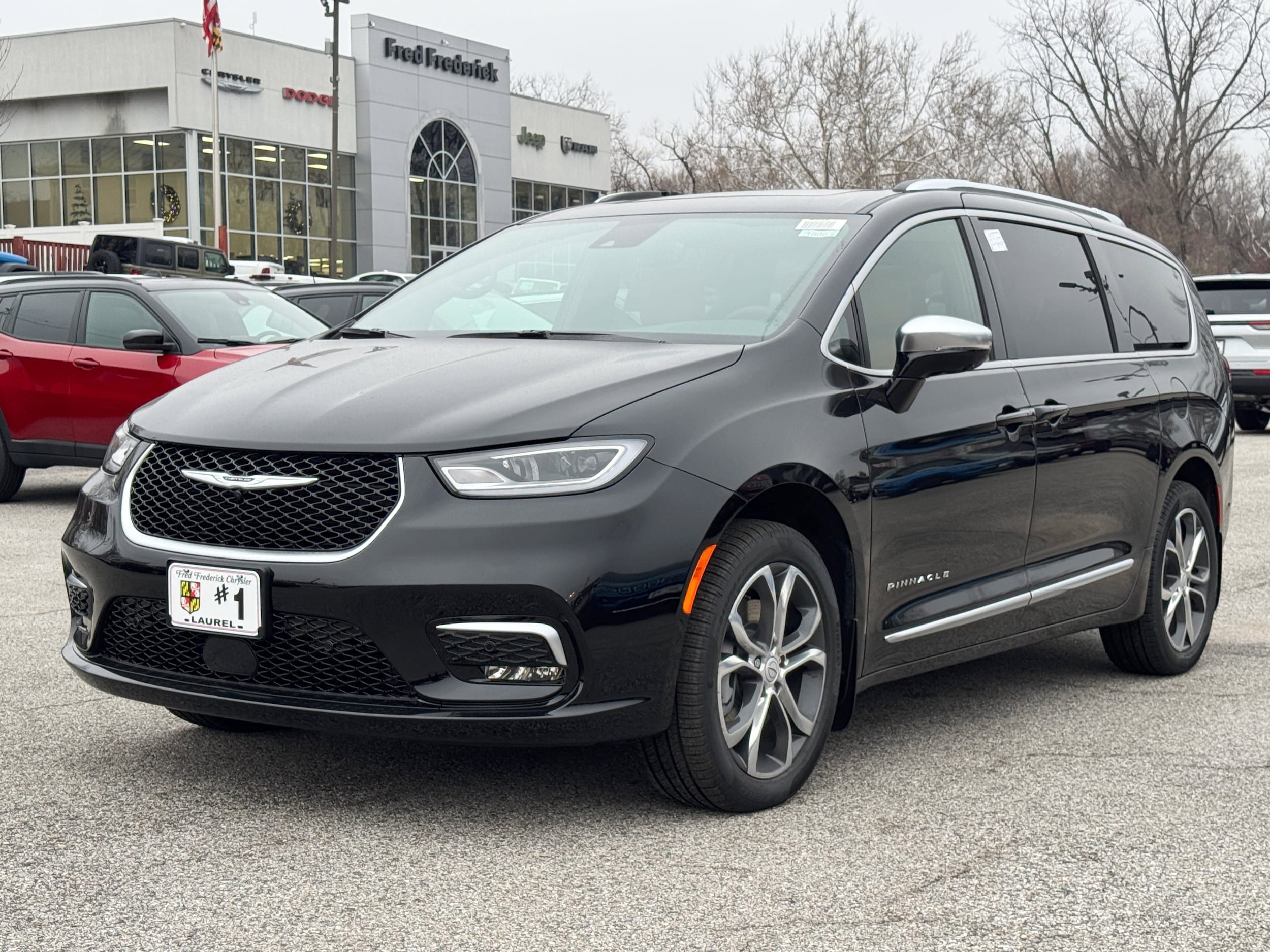 2026 Chrysler Pacifica Pinnacle's photo