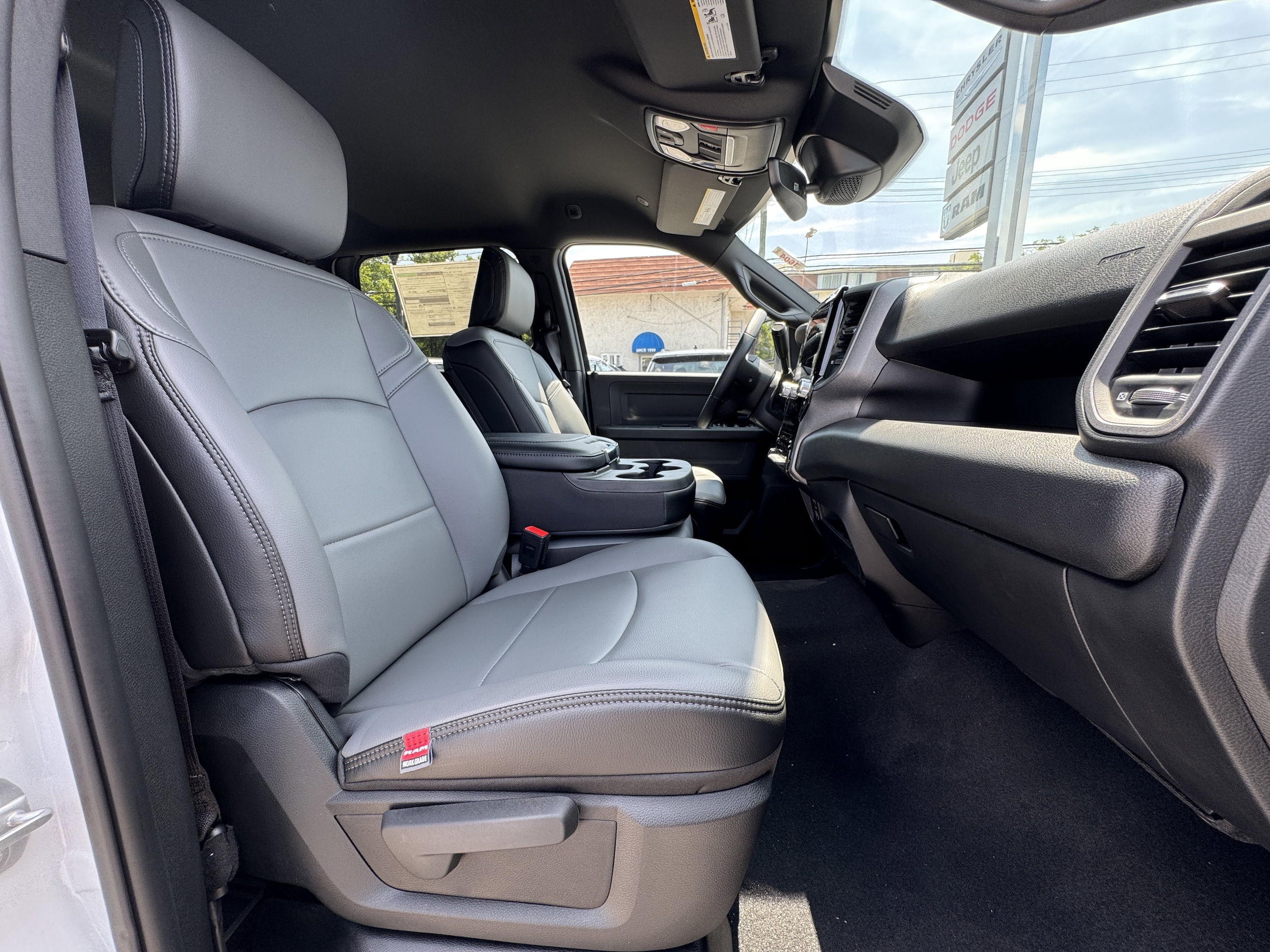 2025 RAM 2500 Tradesman - Photo 18