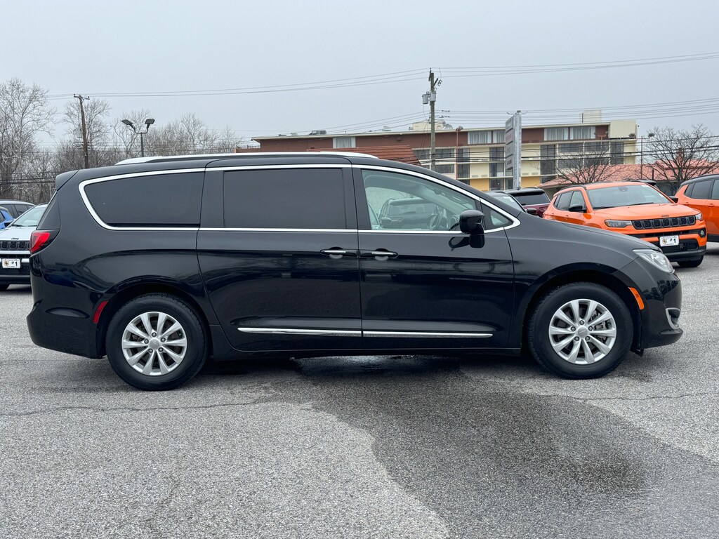 Used 2019 Chrysler Pacifica Touring L Touring L FWD