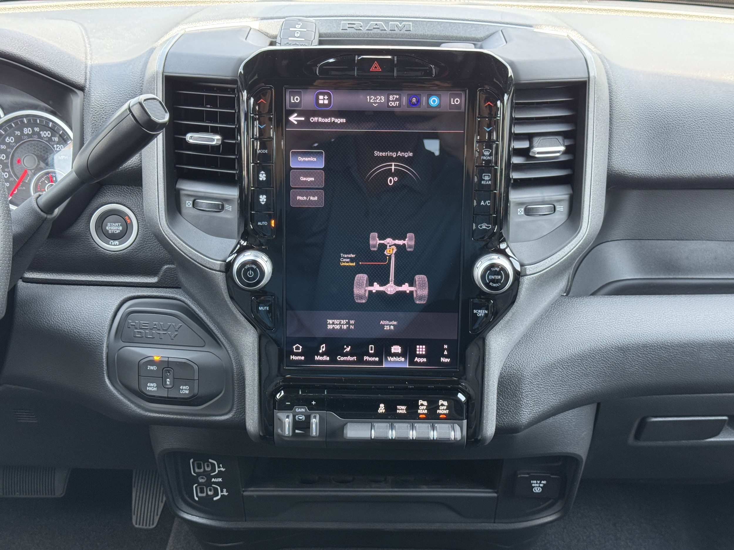 2025 RAM 2500 Tradesman - Photo 35
