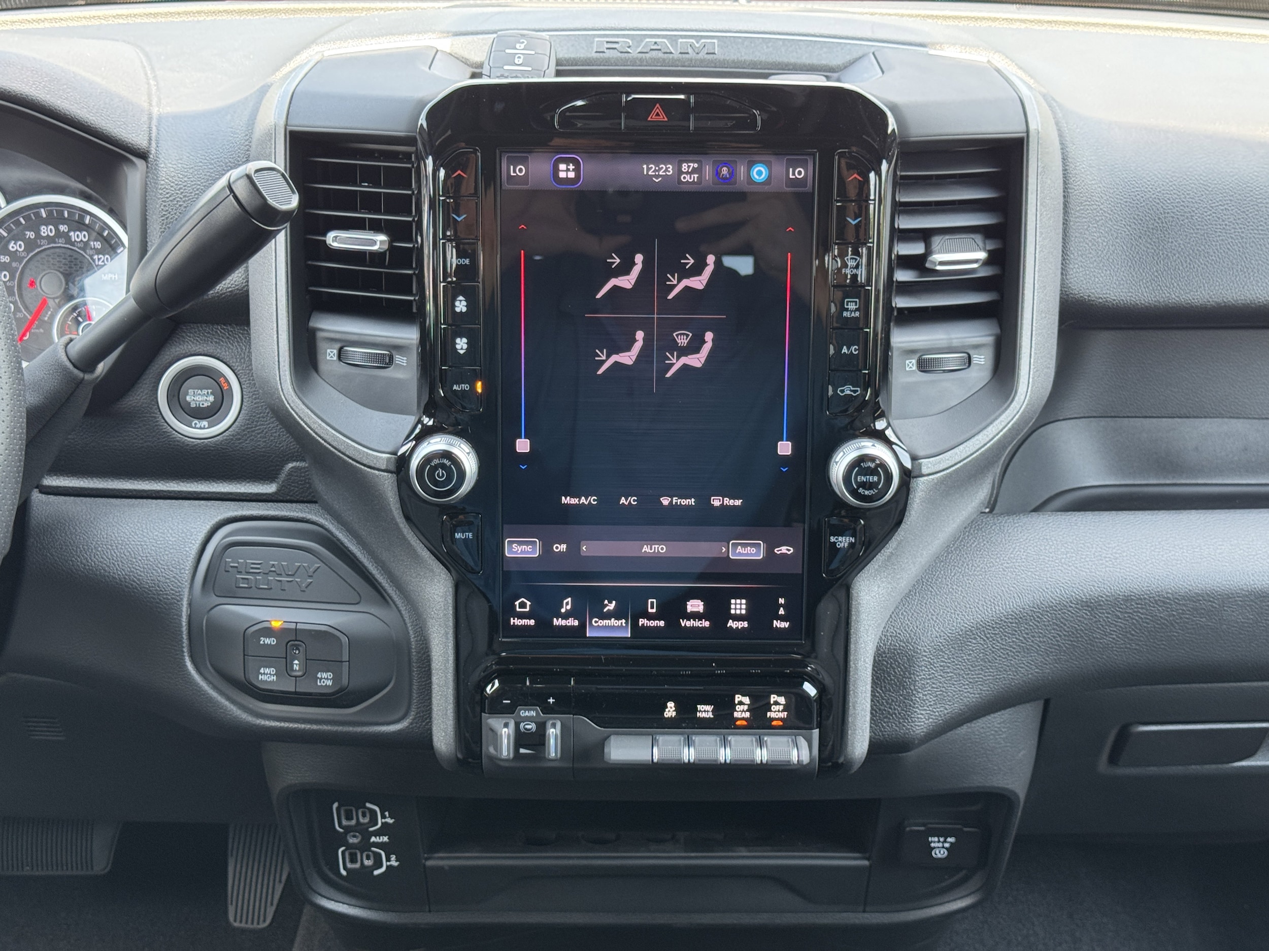 2025 RAM 2500 Tradesman - Photo 33