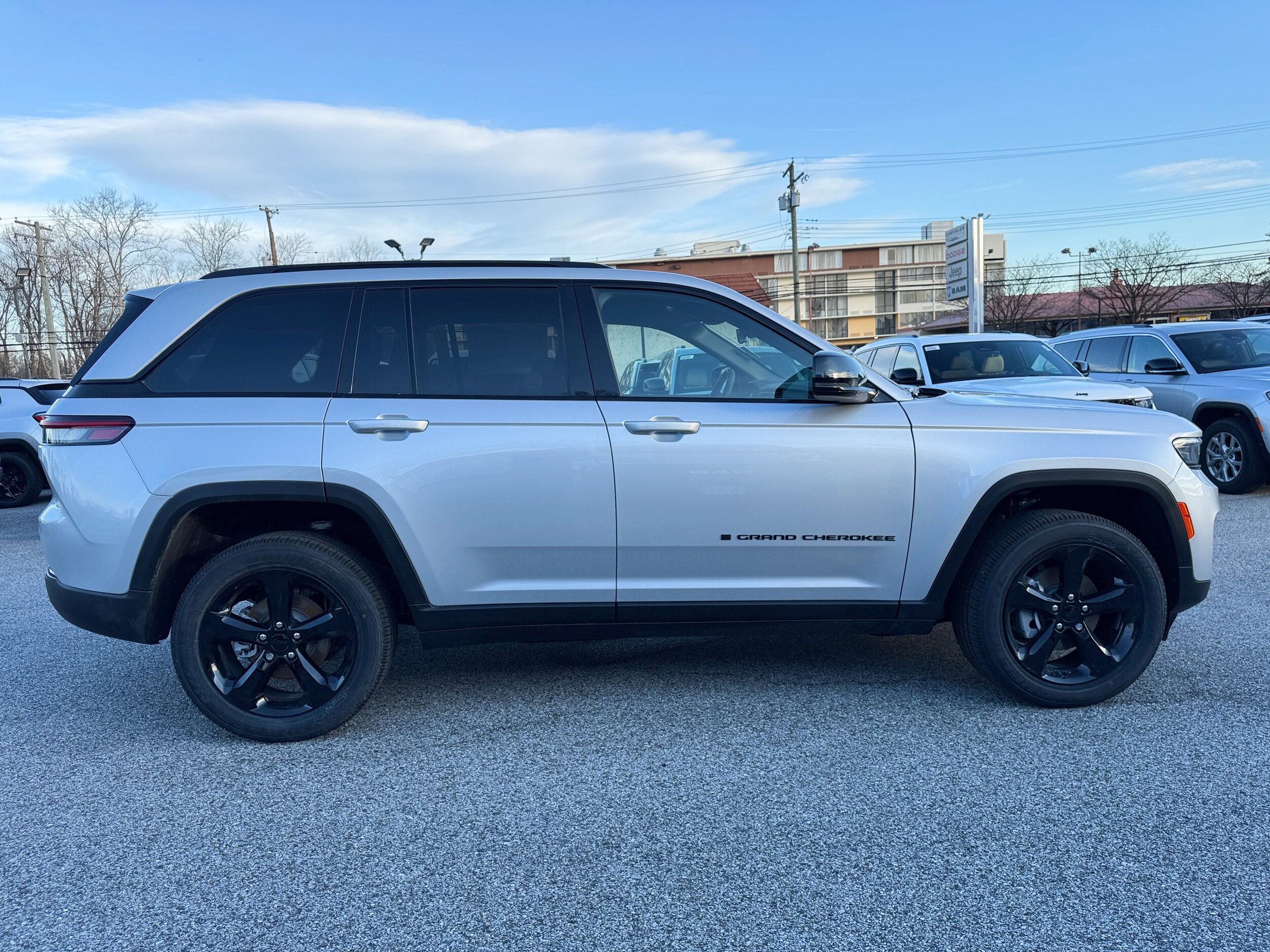 2025 Jeep Grand Cherokee Altitude X photo 4