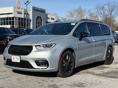 2026 Chrysler Pacifica LIMITED Passenger Van