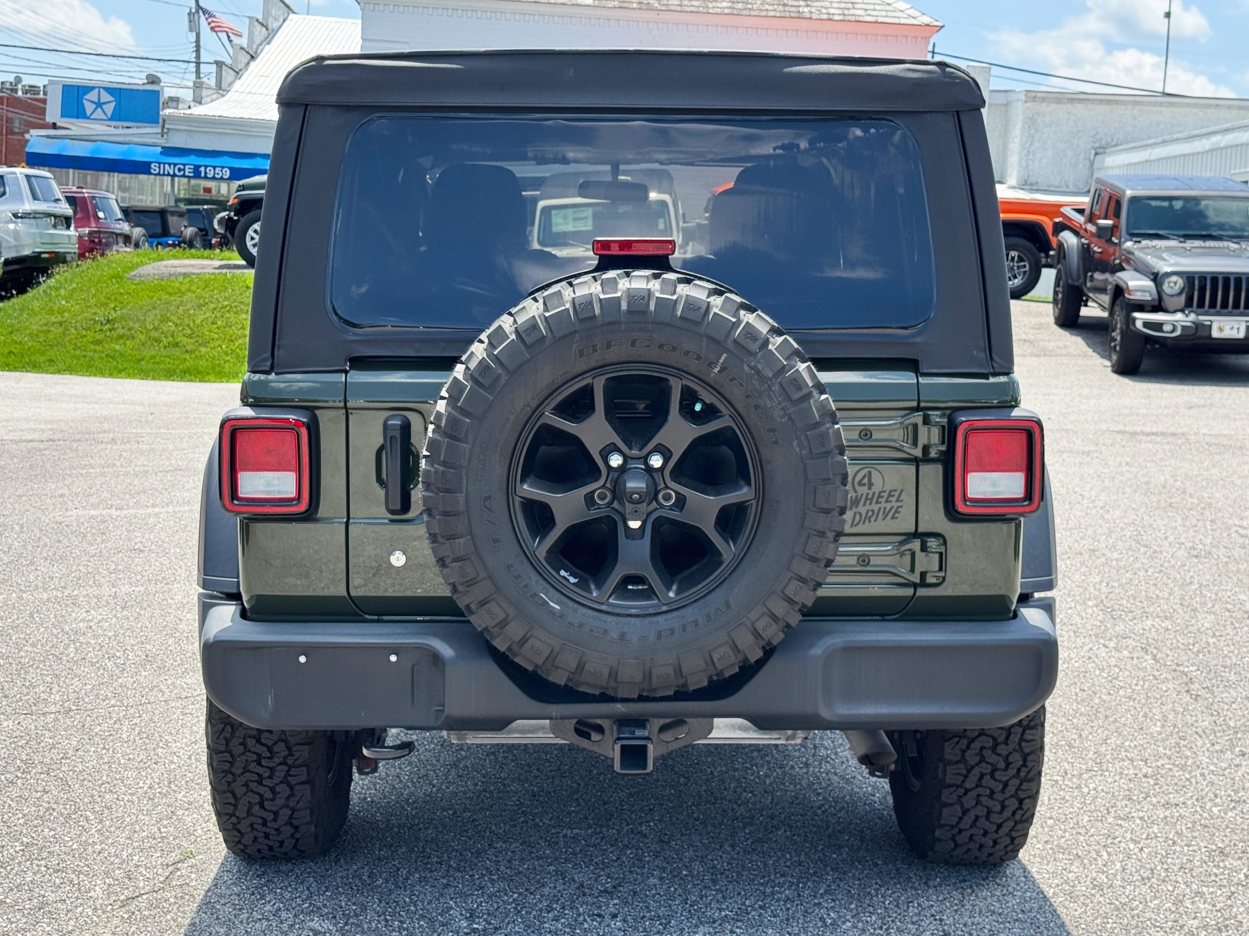 2022 Jeep Wrangler Unlimited Willys Sport - Photo 6