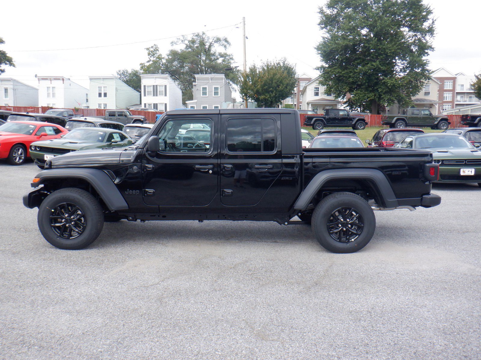 2023 Jeep Gladiator Sport S photo 2