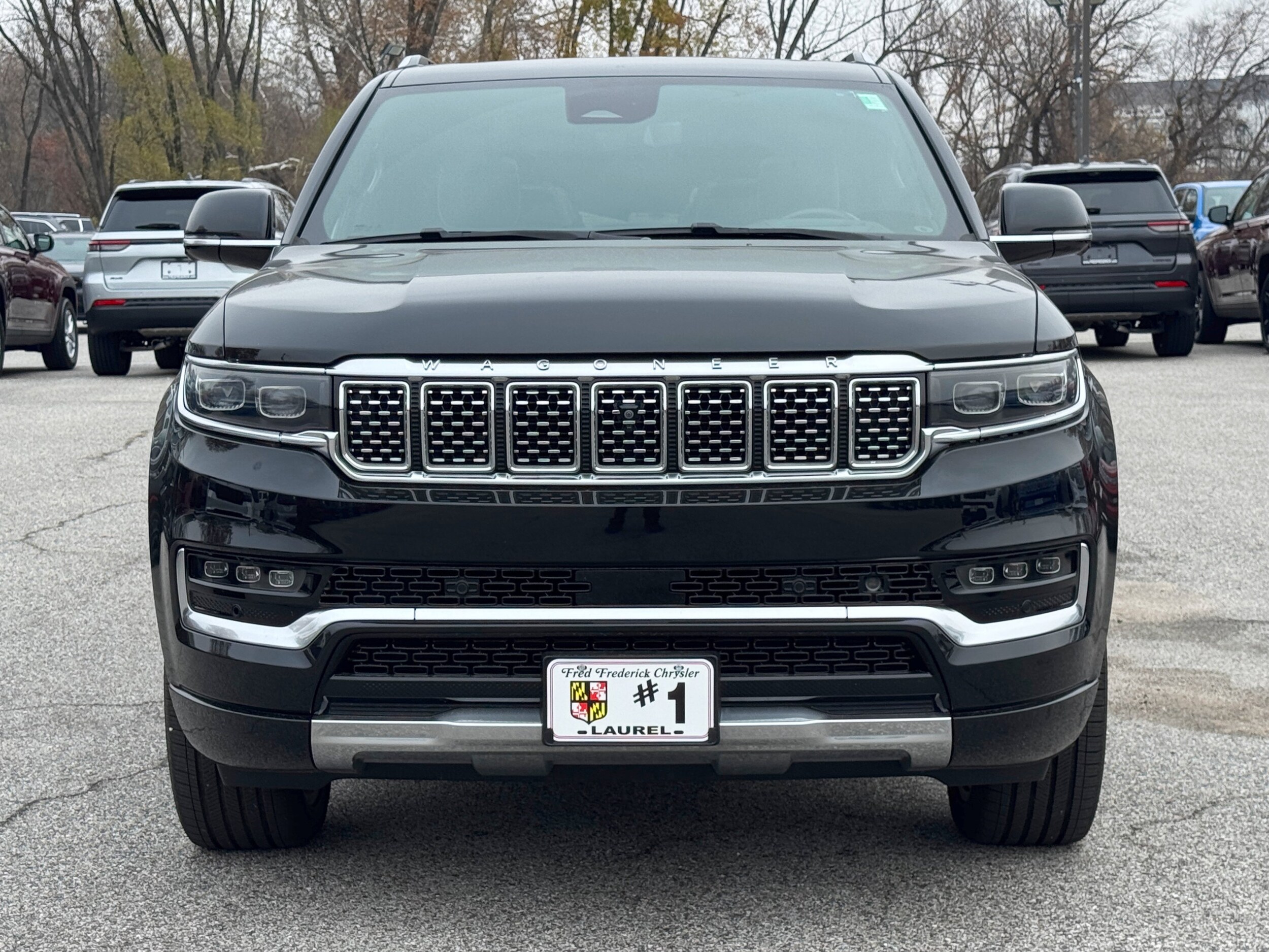 2022 Jeep Grand Wagoneer II photo 2