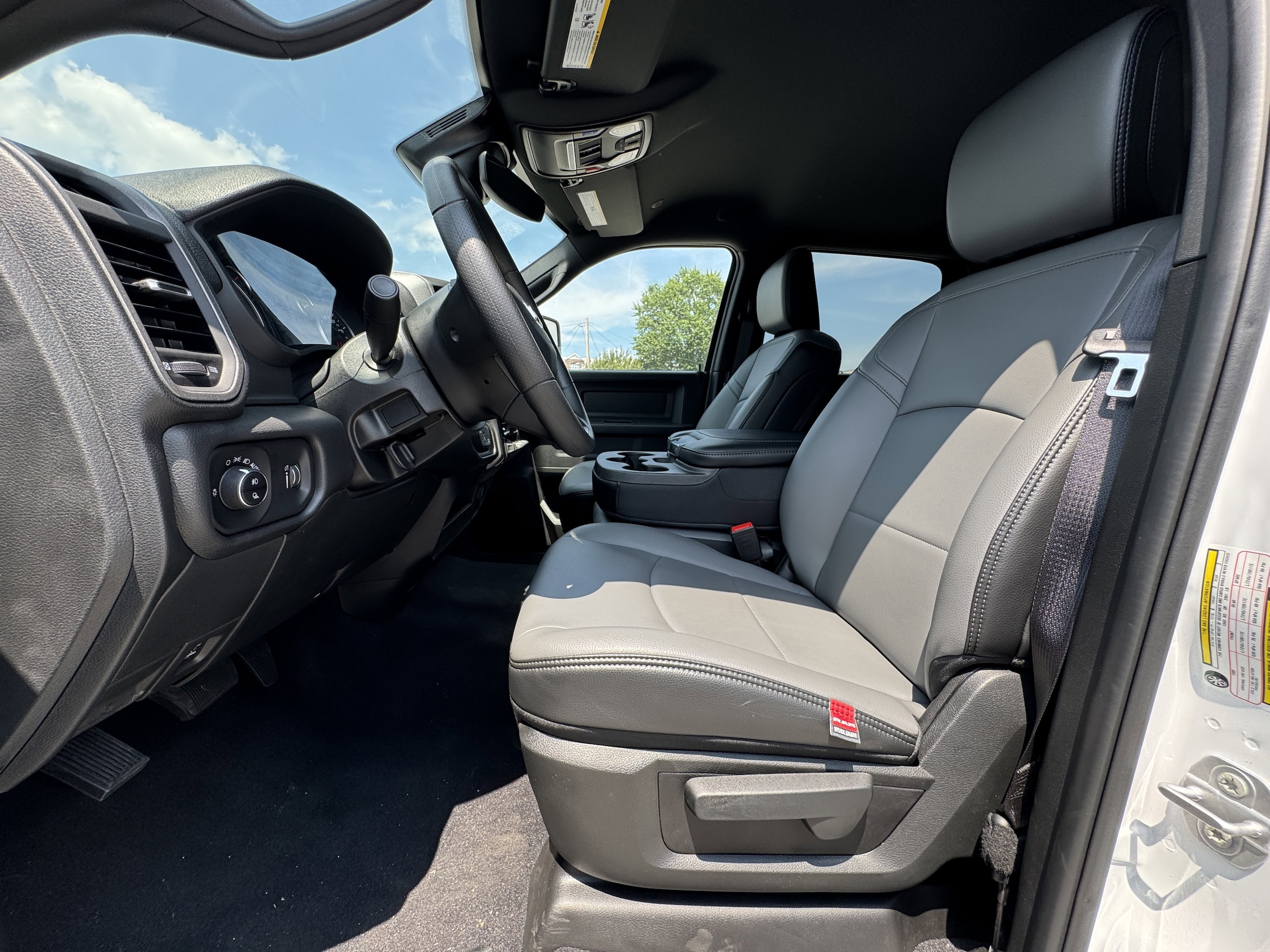 2025 RAM 2500 Tradesman - Photo 14