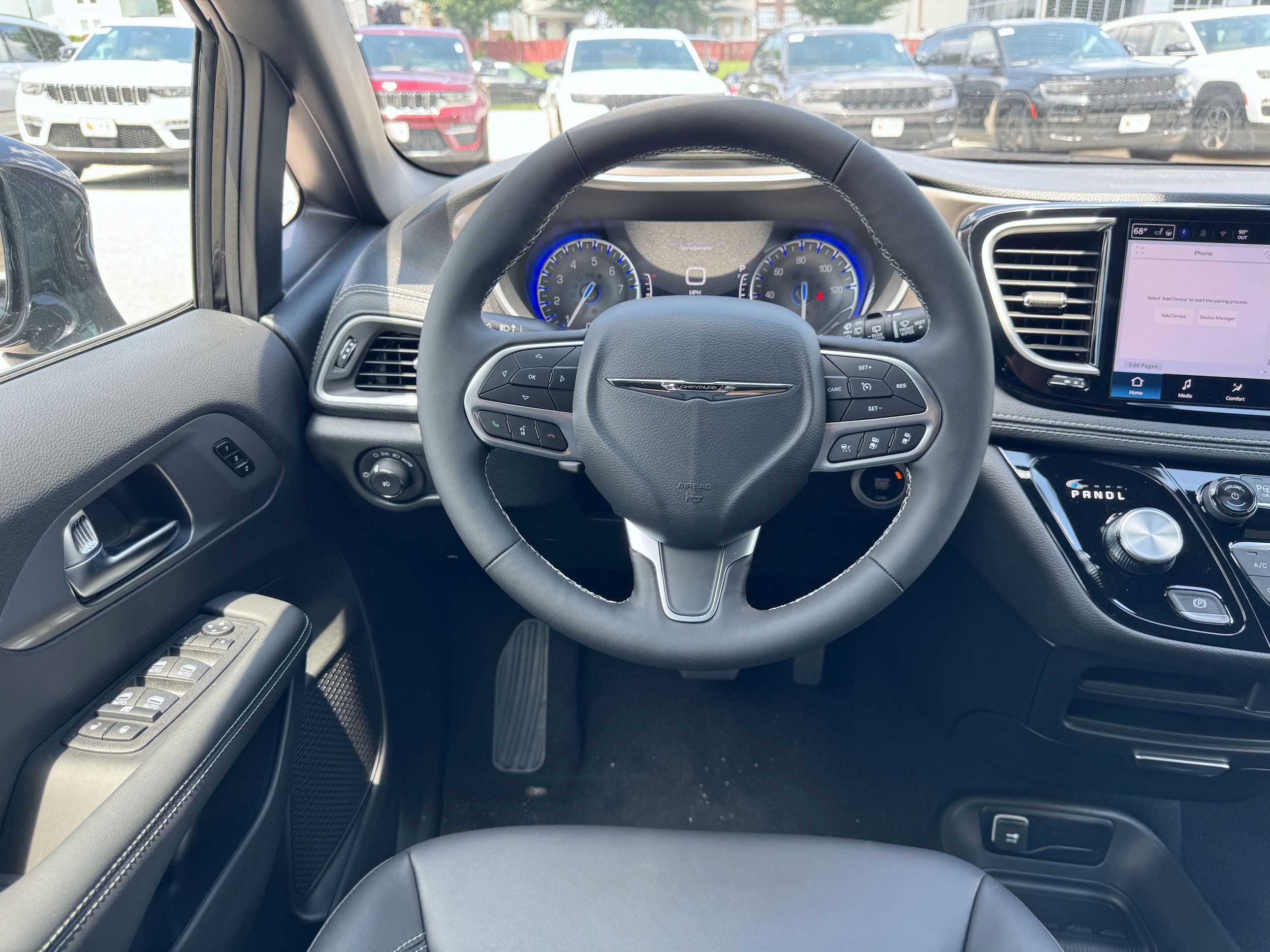 2025 Chrysler Pacifica Select - Photo 12