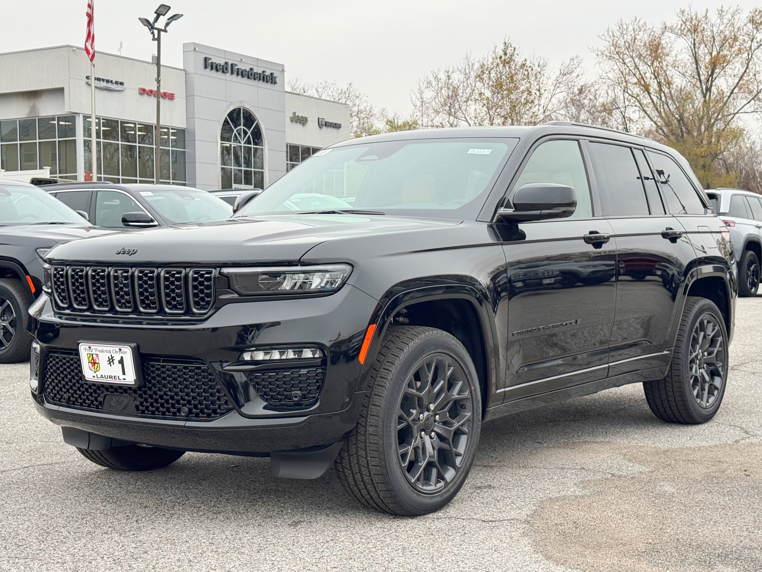 2025 Jeep Grand Cherokee Summit Reserve's photo