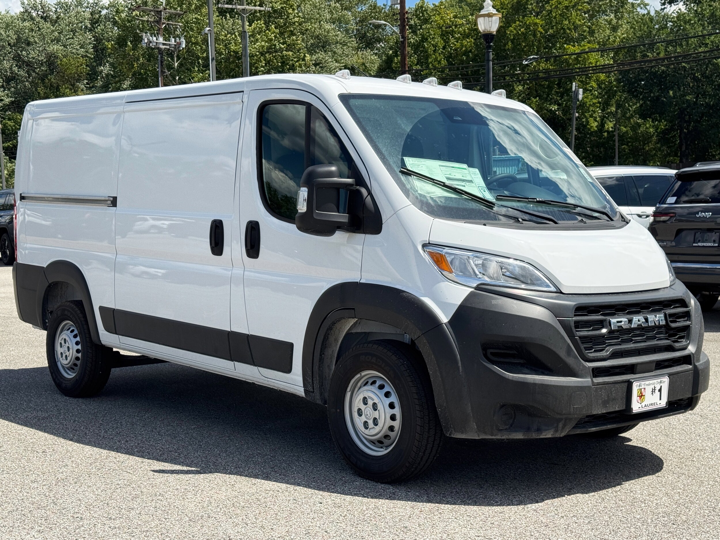 2025 Ram ProMaster 2500 Cargo Van photo 2