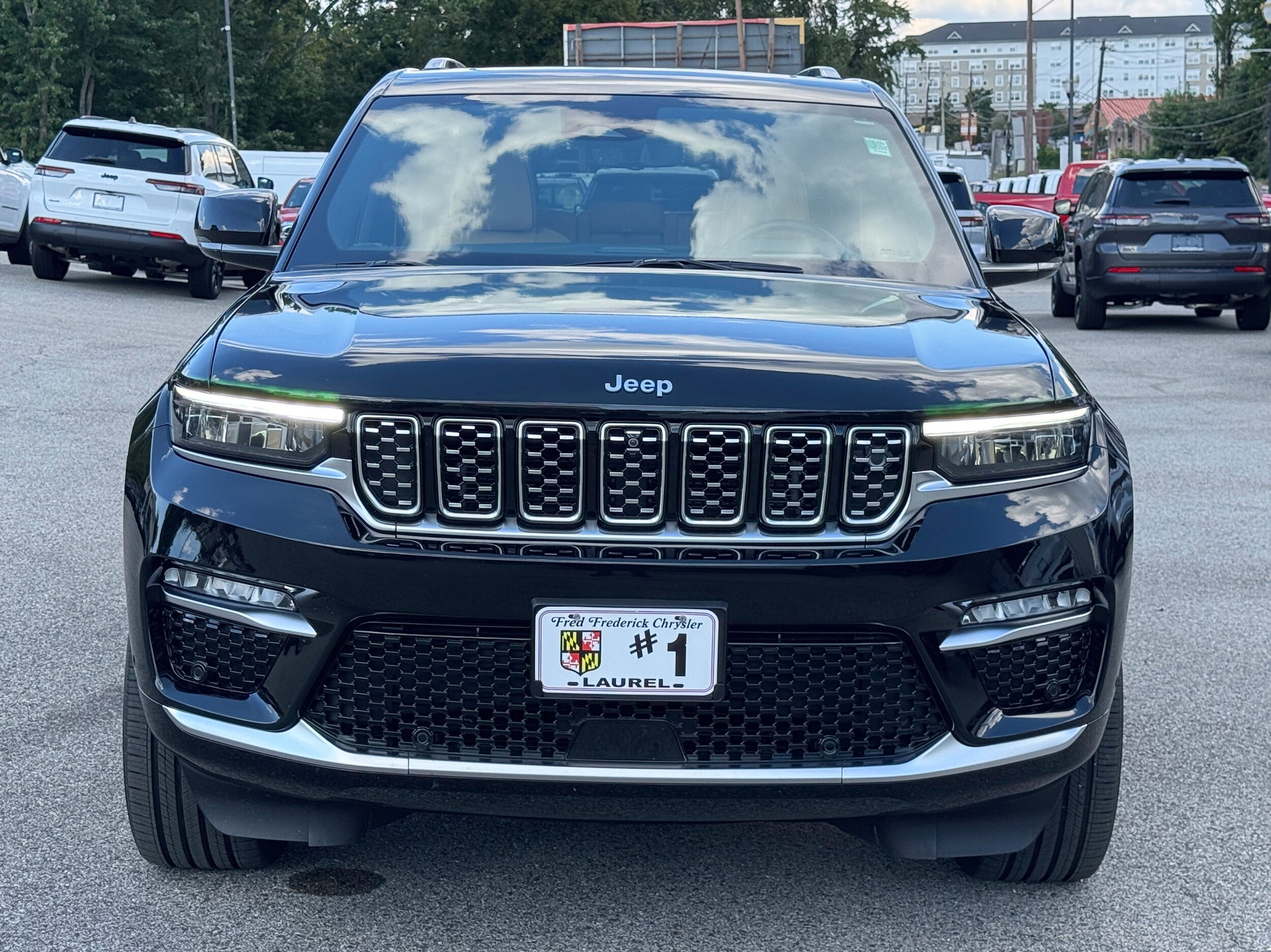 2022 Jeep Cherokee Summit 4xe photo 2