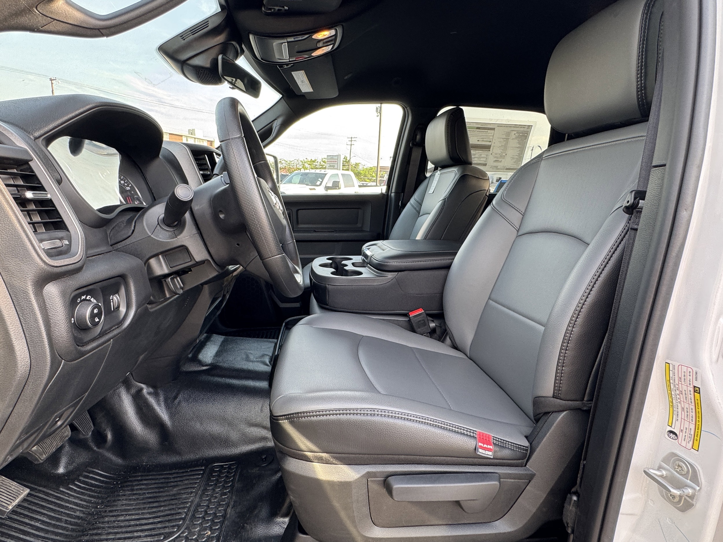 2025 RAM 2500 Tradesman - Photo 12