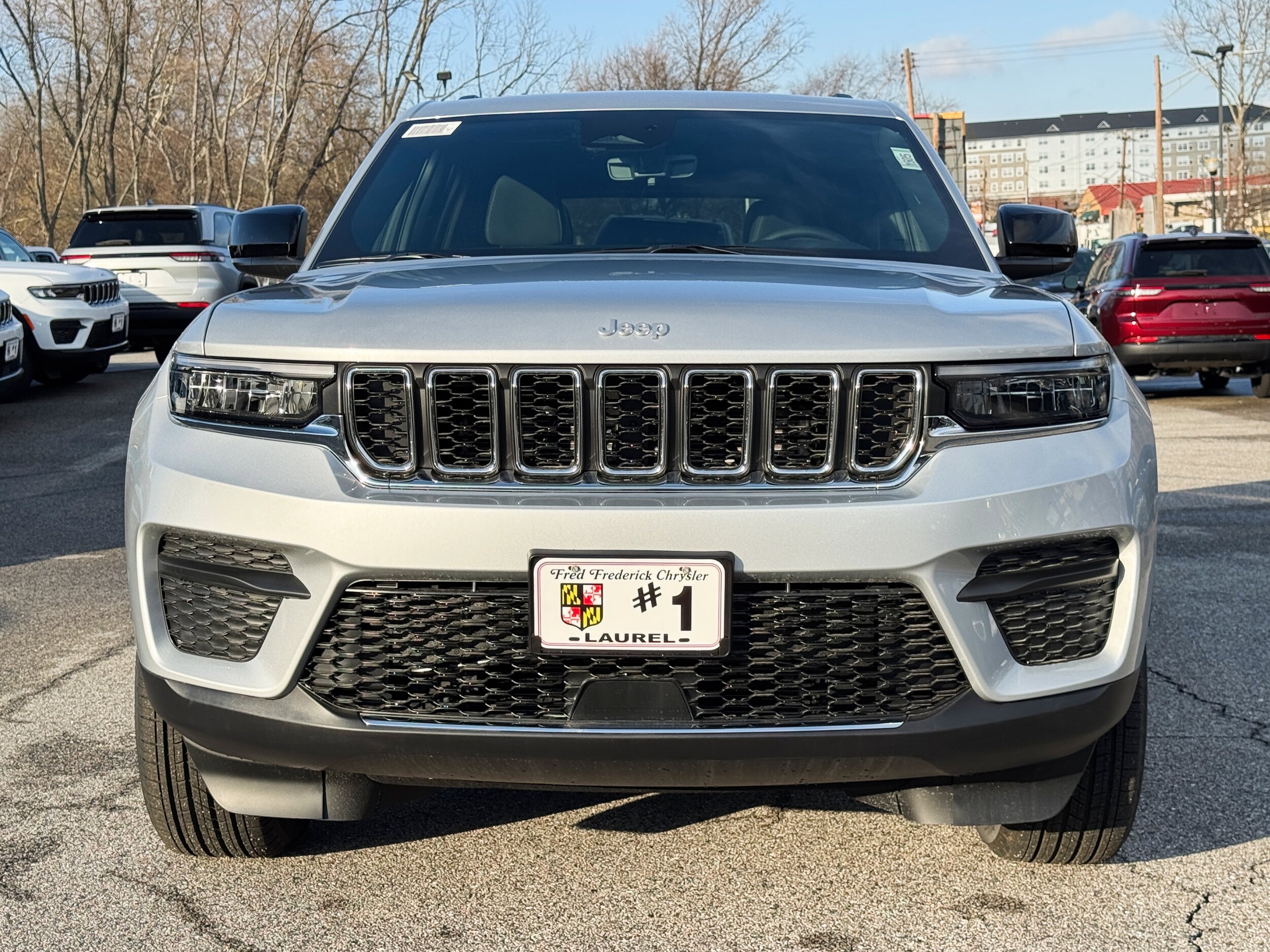 2025 Jeep Grand Cherokee Laredo X photo 2