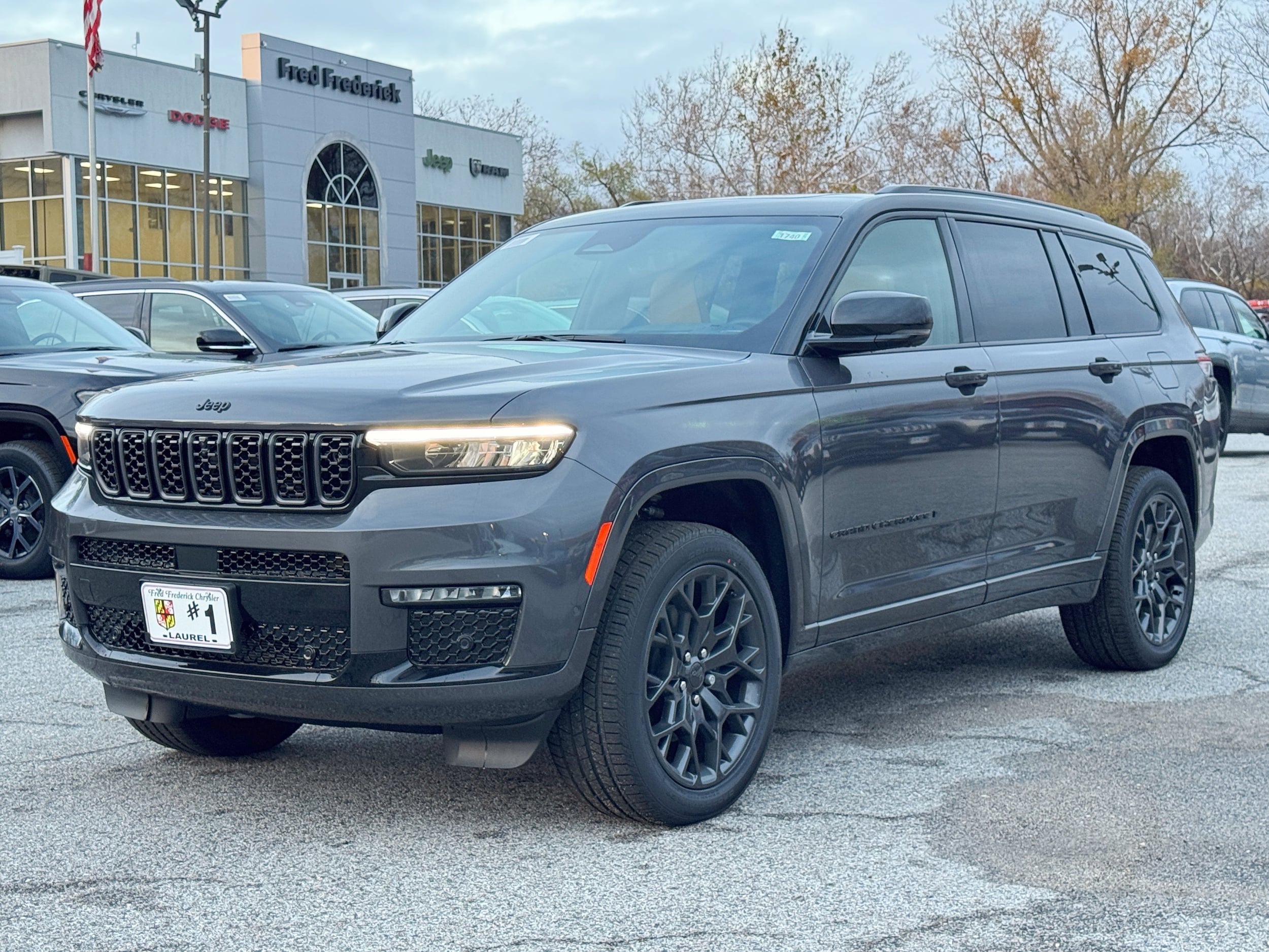 2025 Jeep Grand Cherokee L Summit Reserve's photo