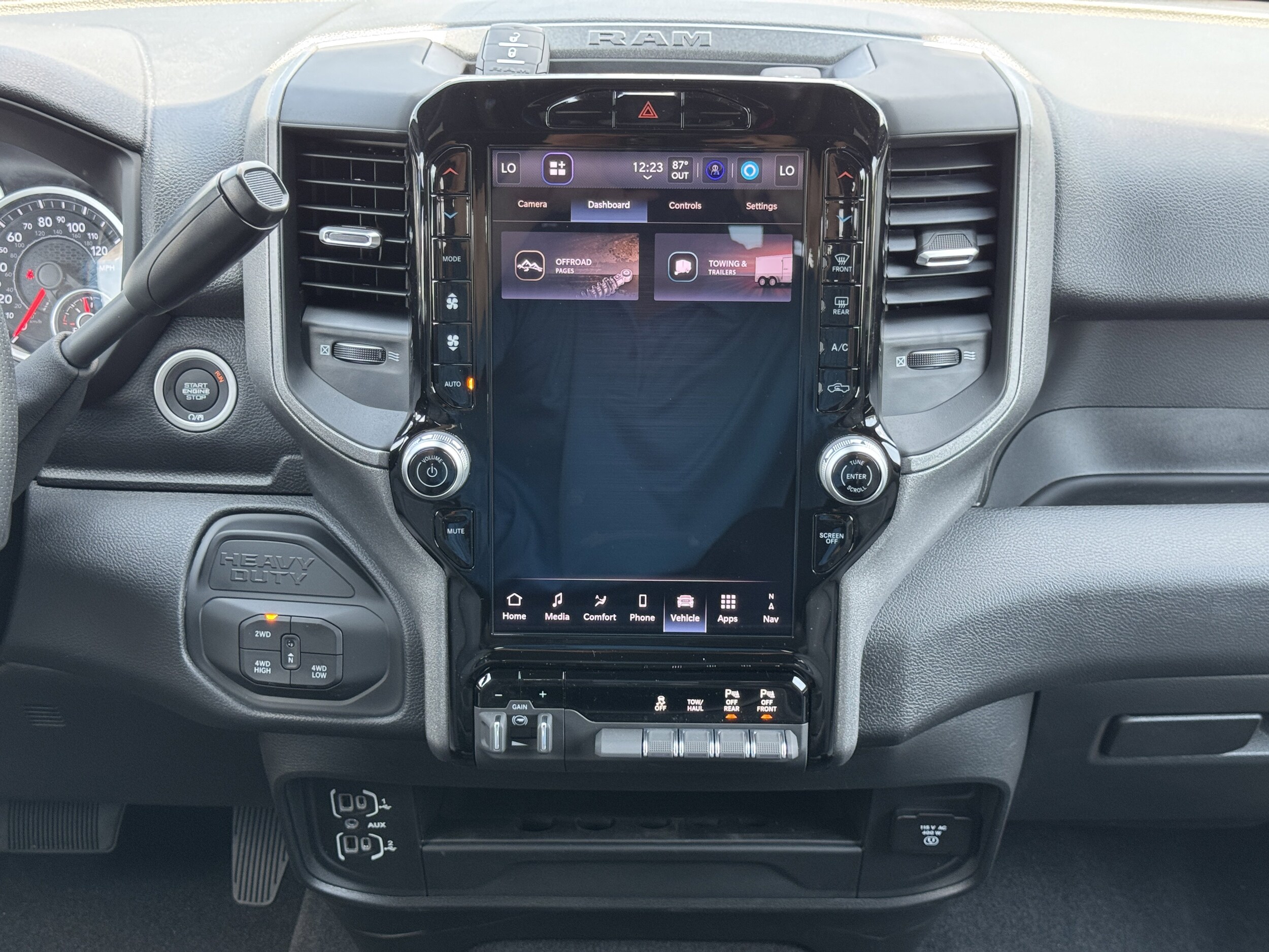2025 RAM 2500 Tradesman - Photo 34