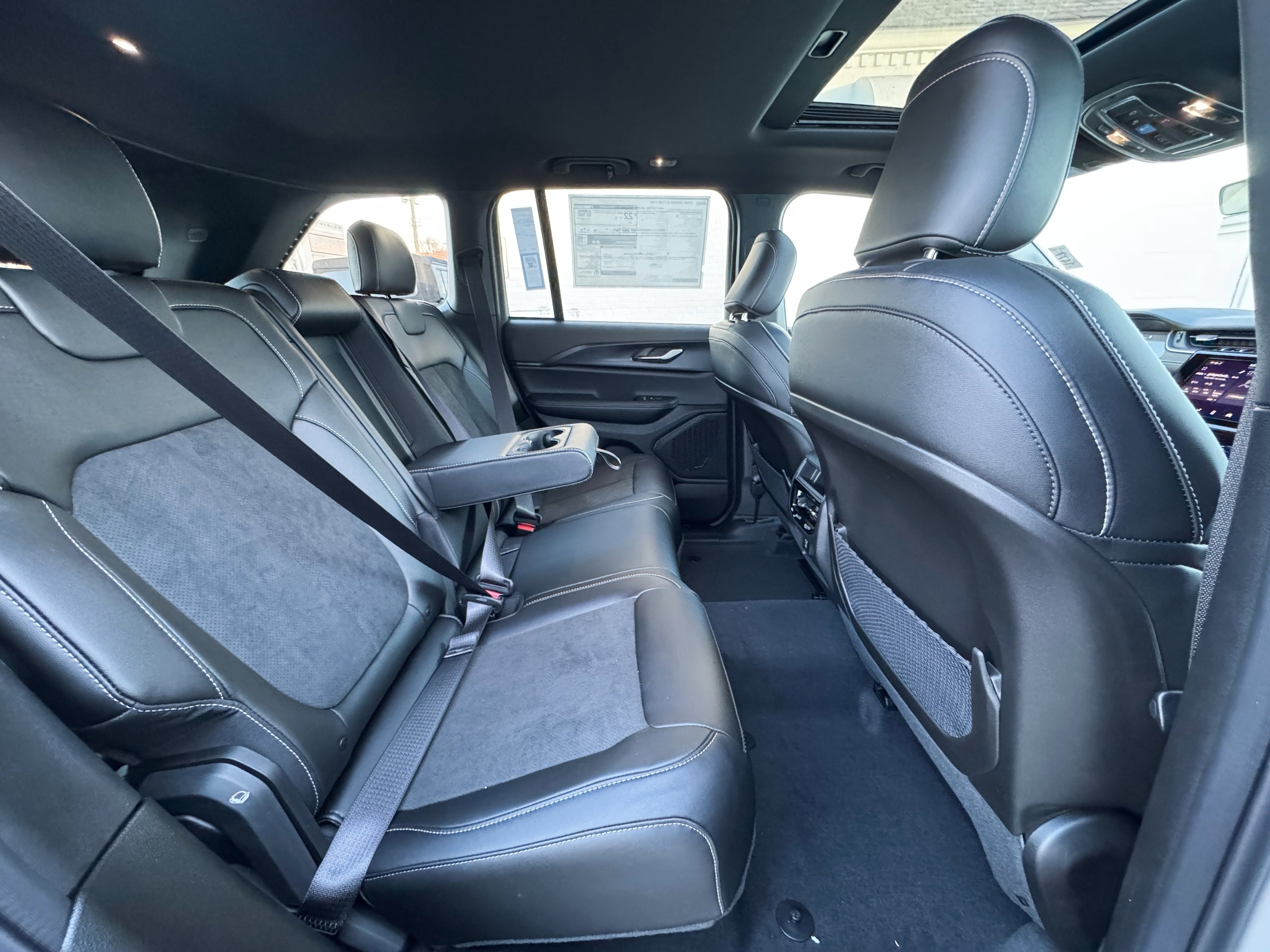 2025 Jeep Grand Cherokee Altitude - Photo 36