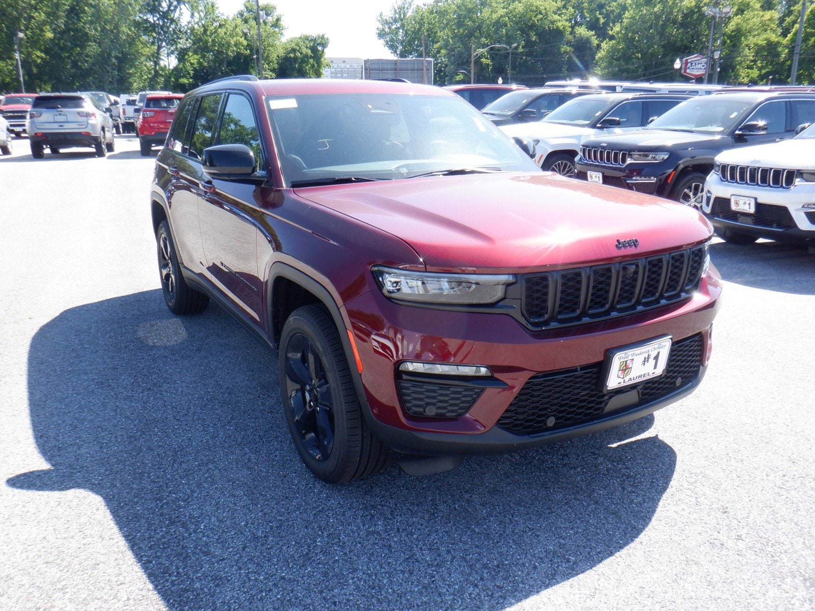 2024 Jeep Grand Cherokee Limited photo 4