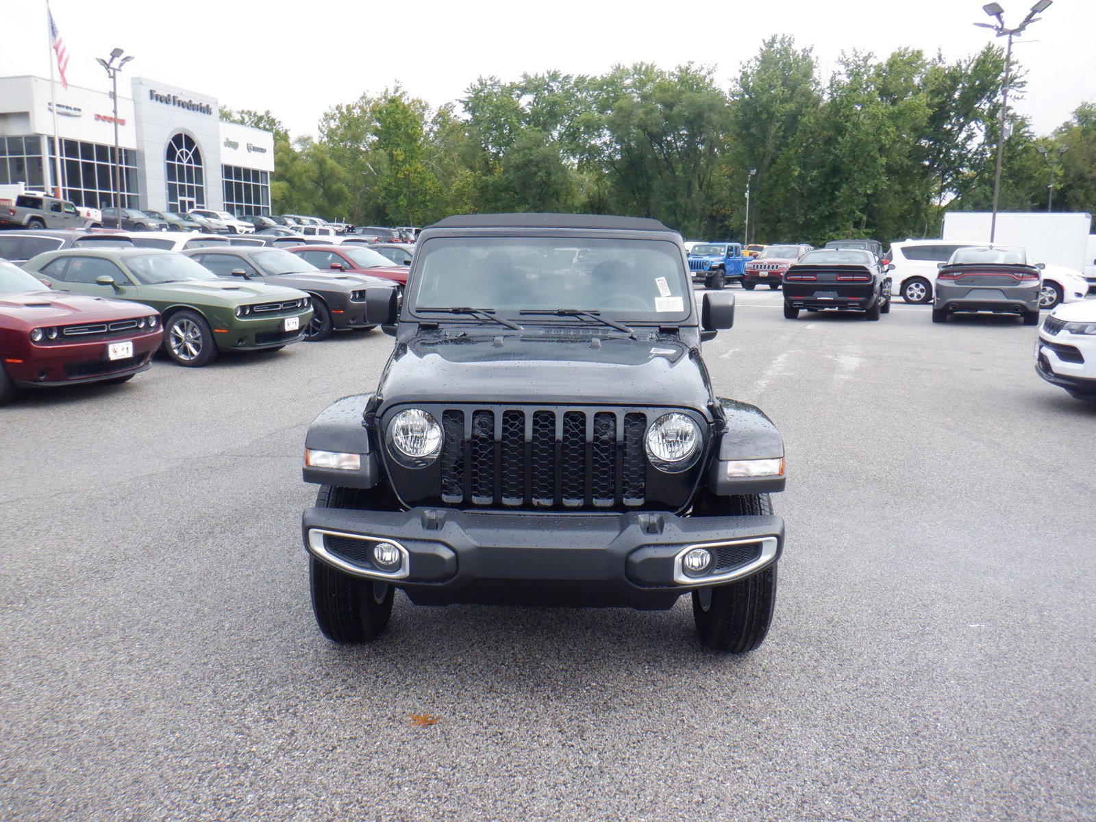 2023 Jeep Gladiator Sport S photo 4