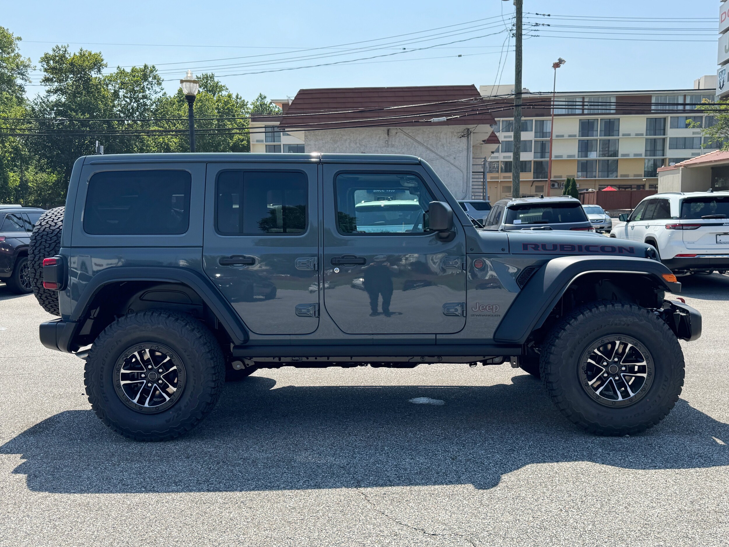 2025 Jeep Wrangler Rubicon photo 4