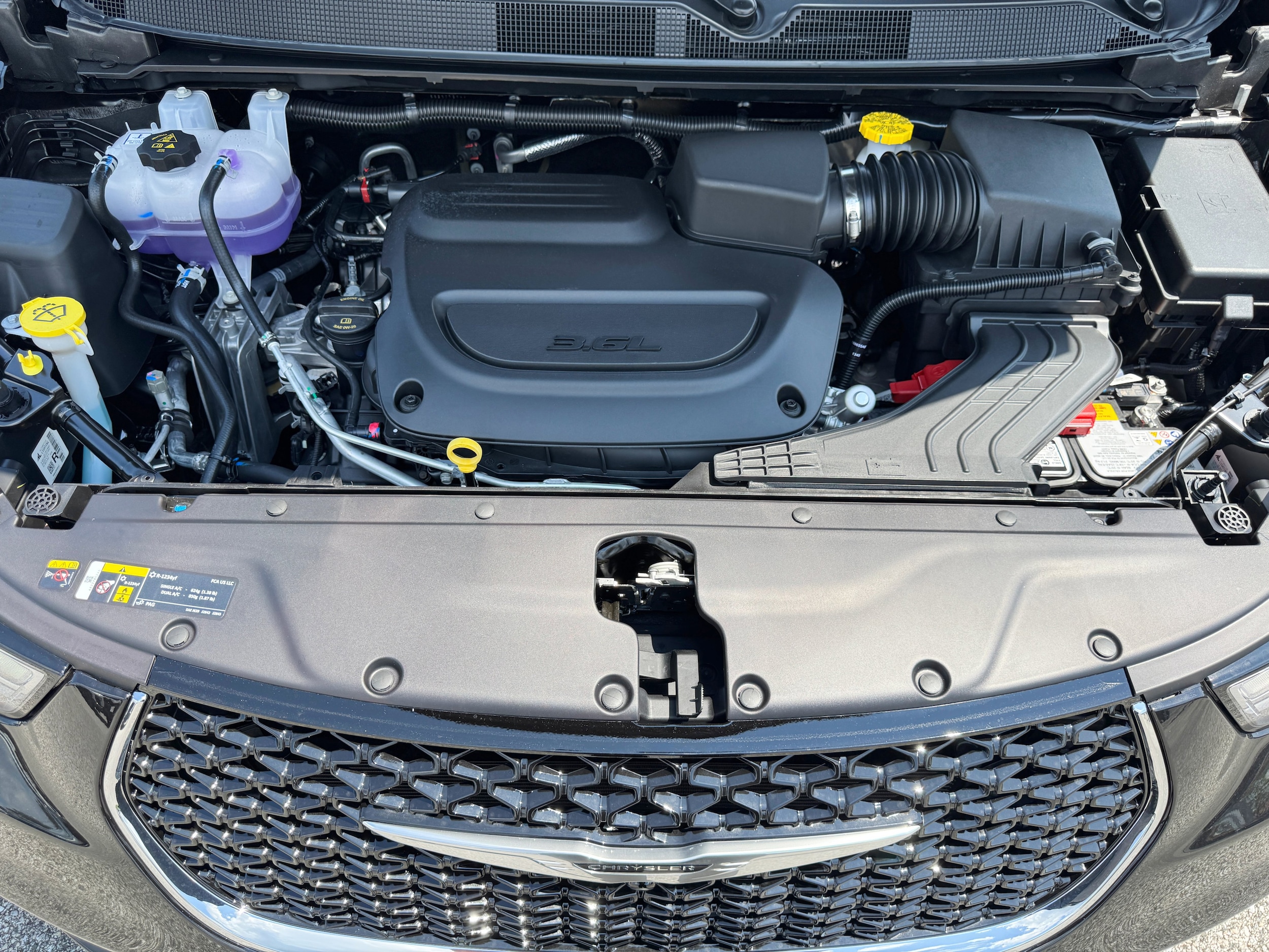 2025 Chrysler Pacifica Select - Photo 10