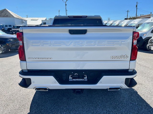 2021 Chevrolet Silverado 1500 High Country photo 4